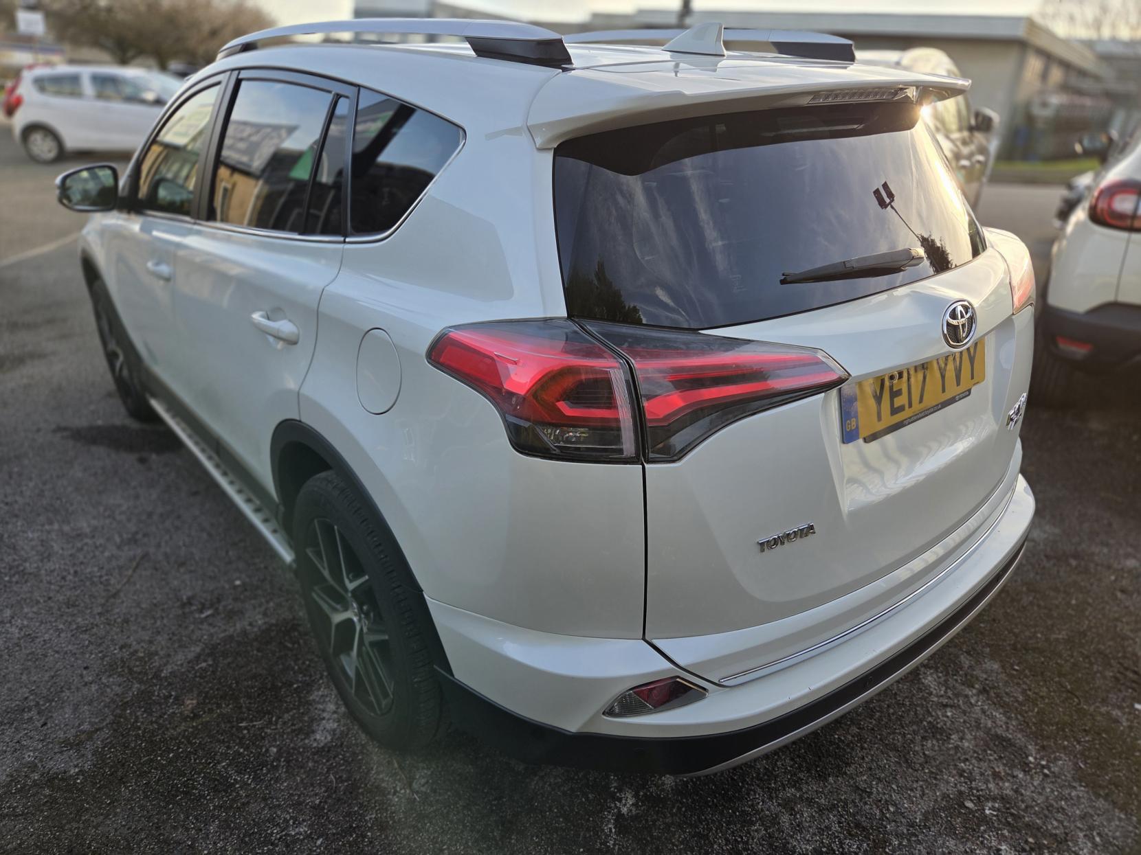 Toyota RAV4 2.0 V-Matic Icon SUV 5dr Petrol CVT 4WD Euro 6 (s/s) (Safety Sense, SNav) (151 ps)