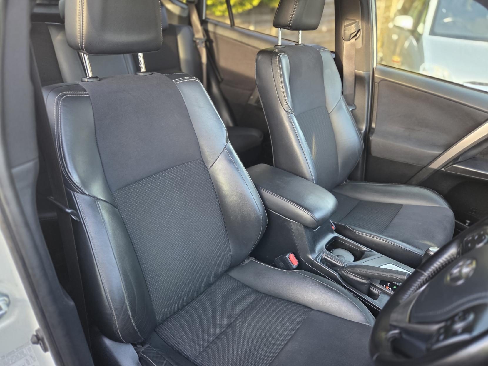 Toyota RAV4 2.0 V-Matic Icon SUV 5dr Petrol CVT 4WD Euro 6 (s/s) (Safety Sense, SNav) (151 ps)