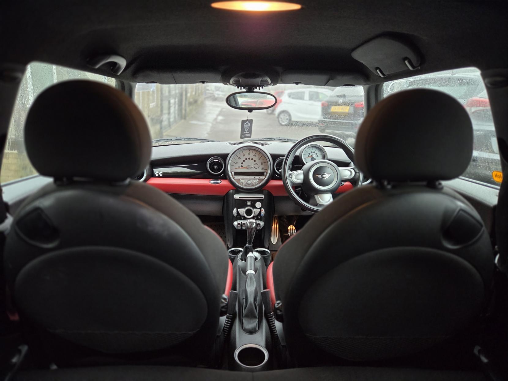 MINI Hatch 1.6 John Cooper Works Hatchback 3dr Petrol Manual Euro 4 (211 ps)