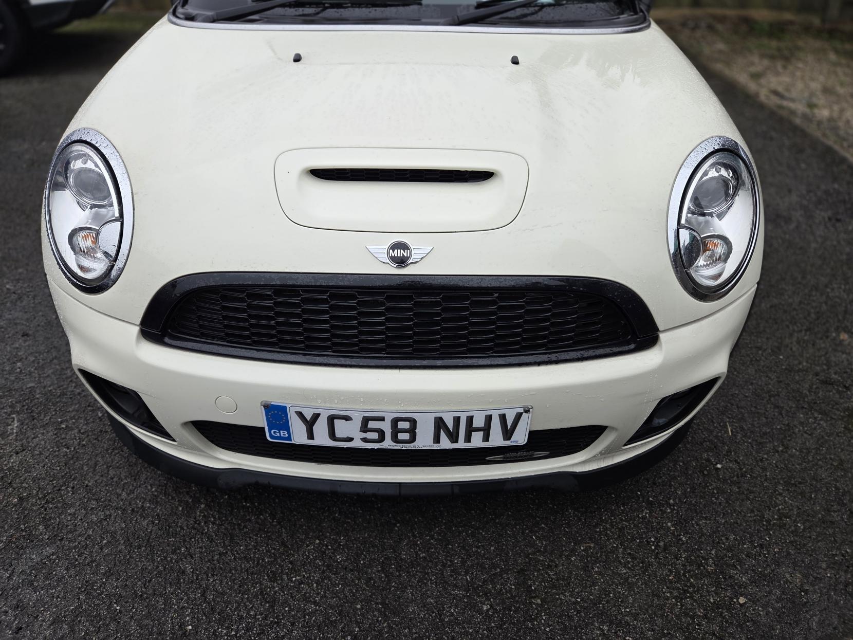 MINI Hatch 1.6 John Cooper Works Hatchback 3dr Petrol Manual Euro 4 (211 ps)