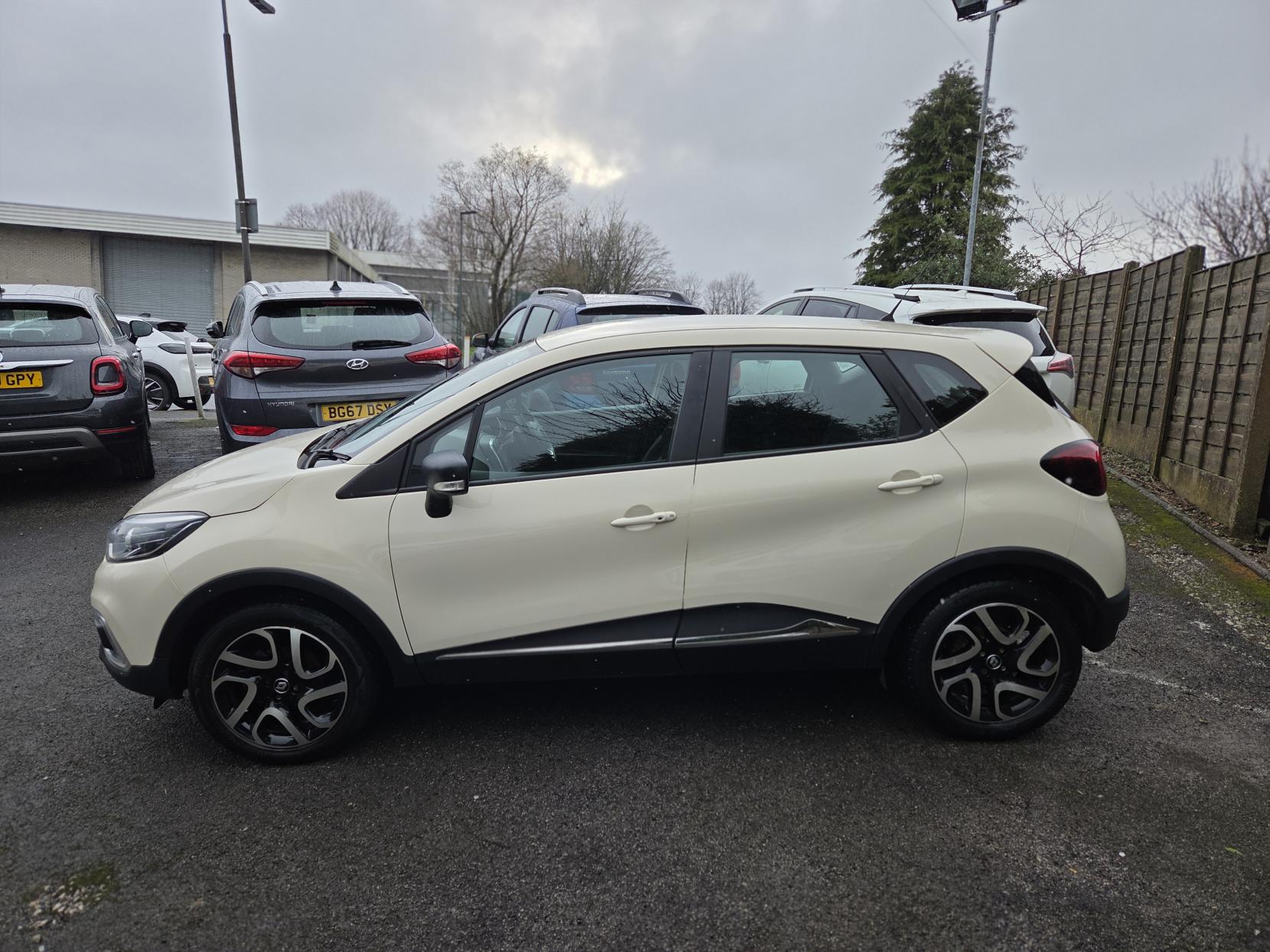 Renault Captur 0.9 TCe ENERGY Dynamique Nav SUV 5dr Petrol Manual Euro 6 (s/s) (90 ps)