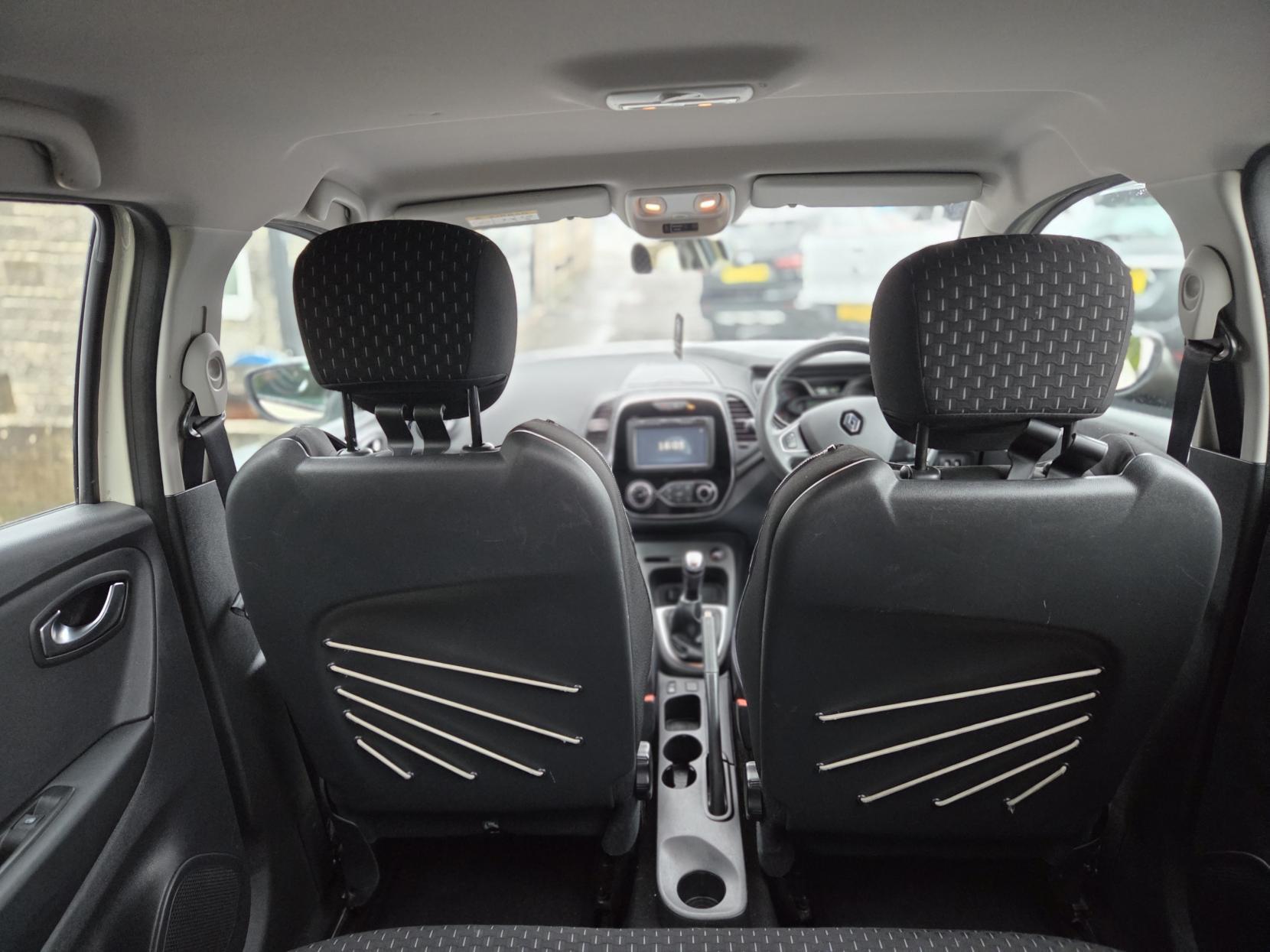 Renault Captur 0.9 TCe ENERGY Dynamique Nav SUV 5dr Petrol Manual Euro 6 (s/s) (90 ps)