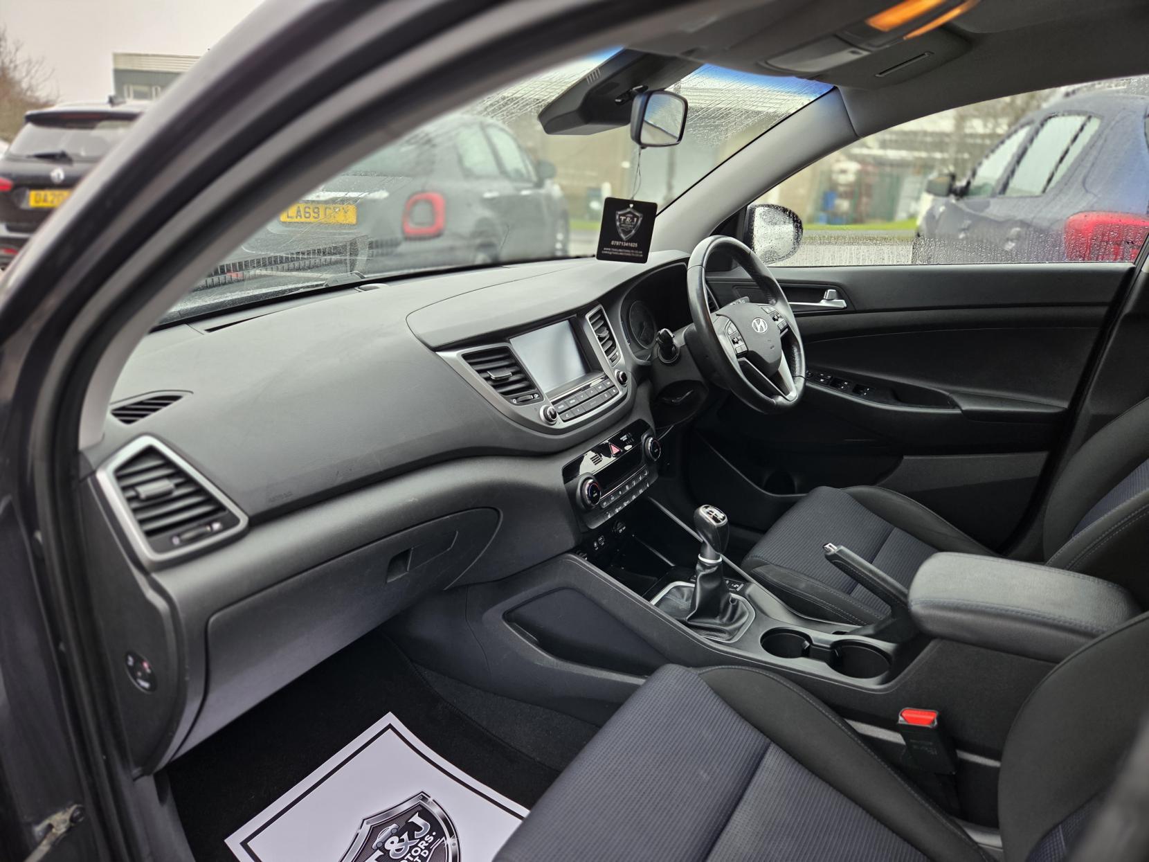 Hyundai TUCSON 1.7 CRDi Blue Drive SE Nav SUV 5dr Diesel Manual Euro 6 (s/s) (116 ps)