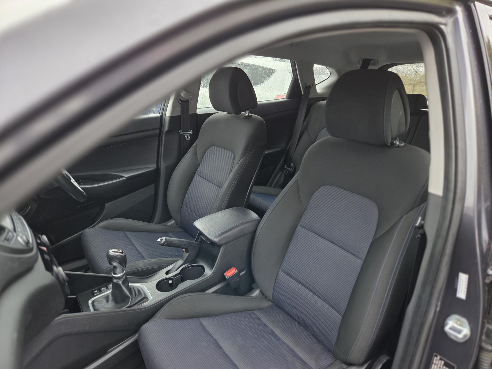 Hyundai TUCSON 1.7 CRDi Blue Drive SE Nav SUV 5dr Diesel Manual Euro 6 (s/s) (116 ps)