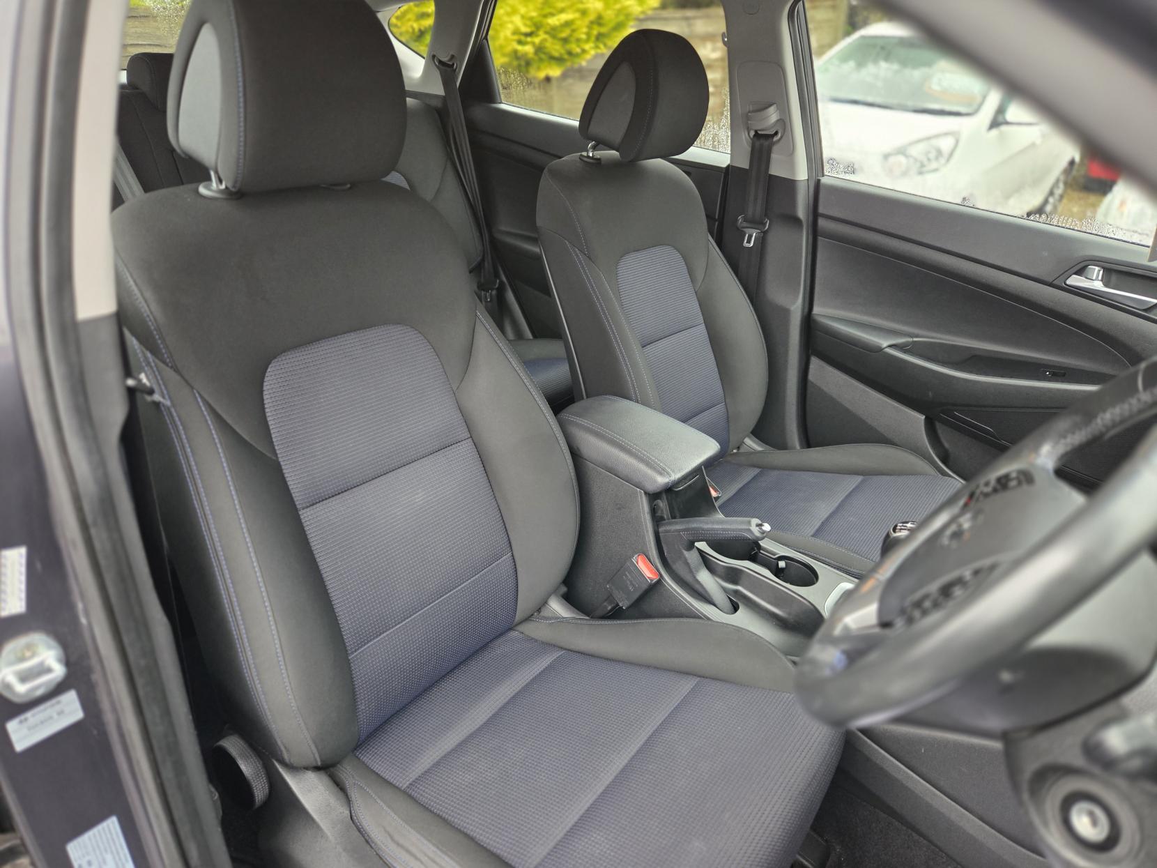 Hyundai TUCSON 1.7 CRDi Blue Drive SE Nav SUV 5dr Diesel Manual Euro 6 (s/s) (116 ps)