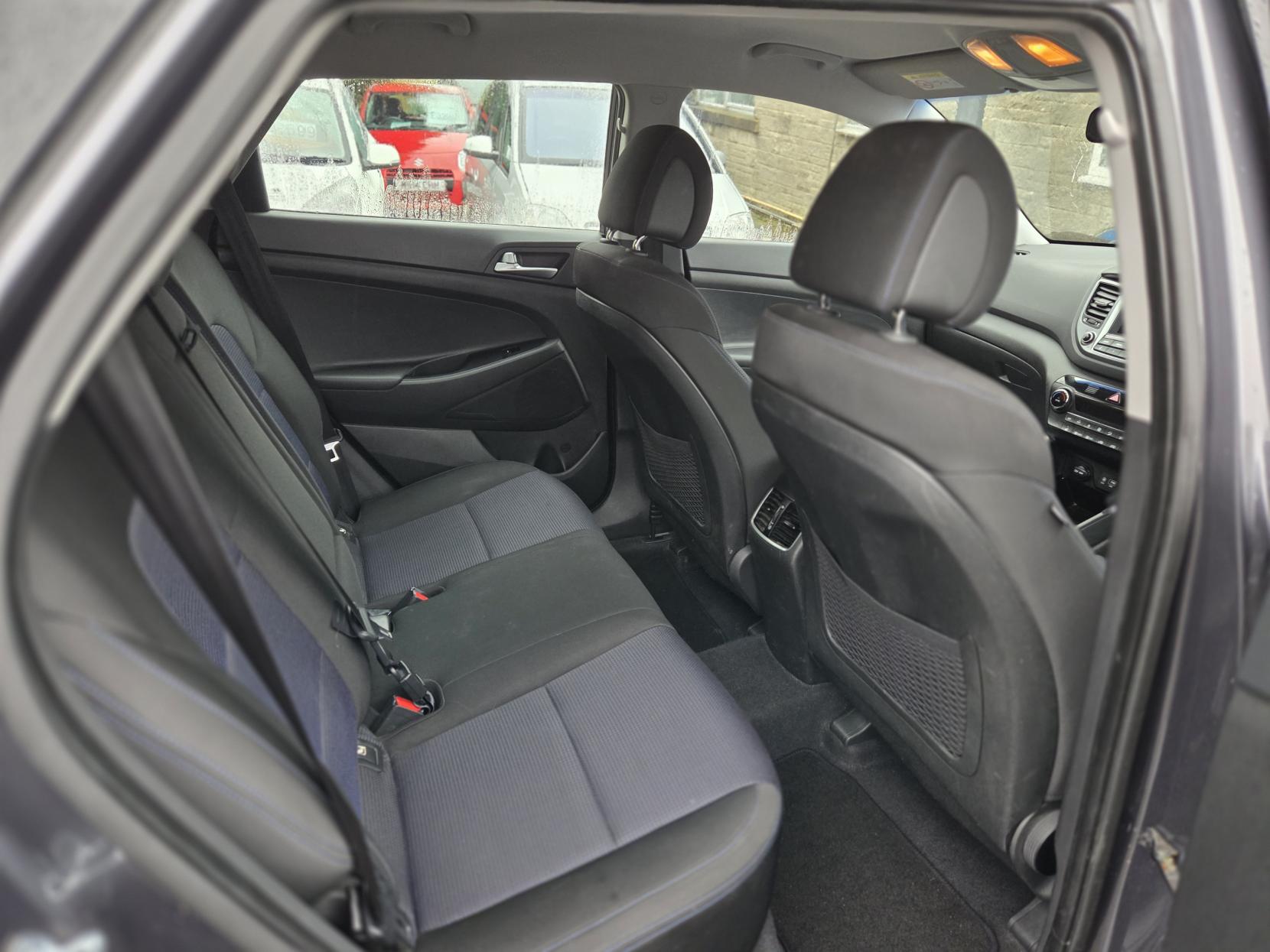 Hyundai TUCSON 1.7 CRDi Blue Drive SE Nav SUV 5dr Diesel Manual Euro 6 (s/s) (116 ps)