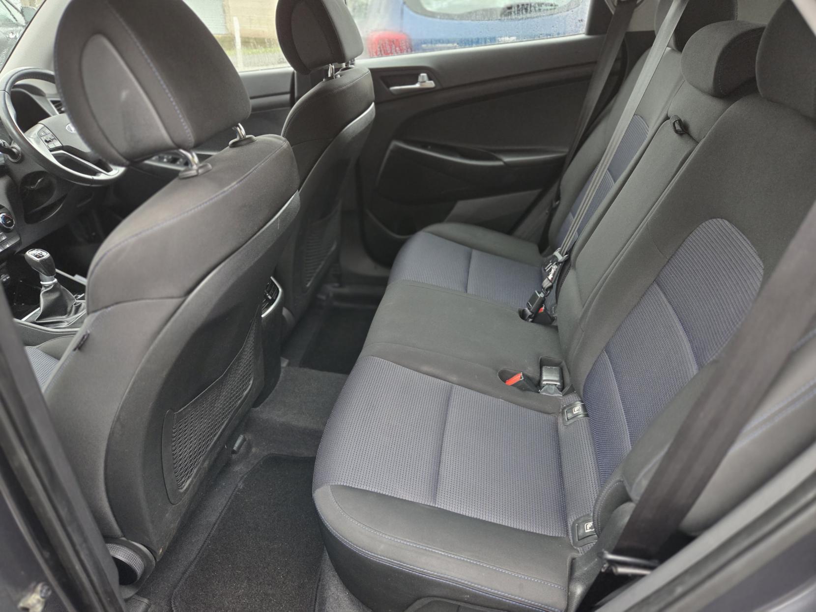 Hyundai TUCSON 1.7 CRDi Blue Drive SE Nav SUV 5dr Diesel Manual Euro 6 (s/s) (116 ps)