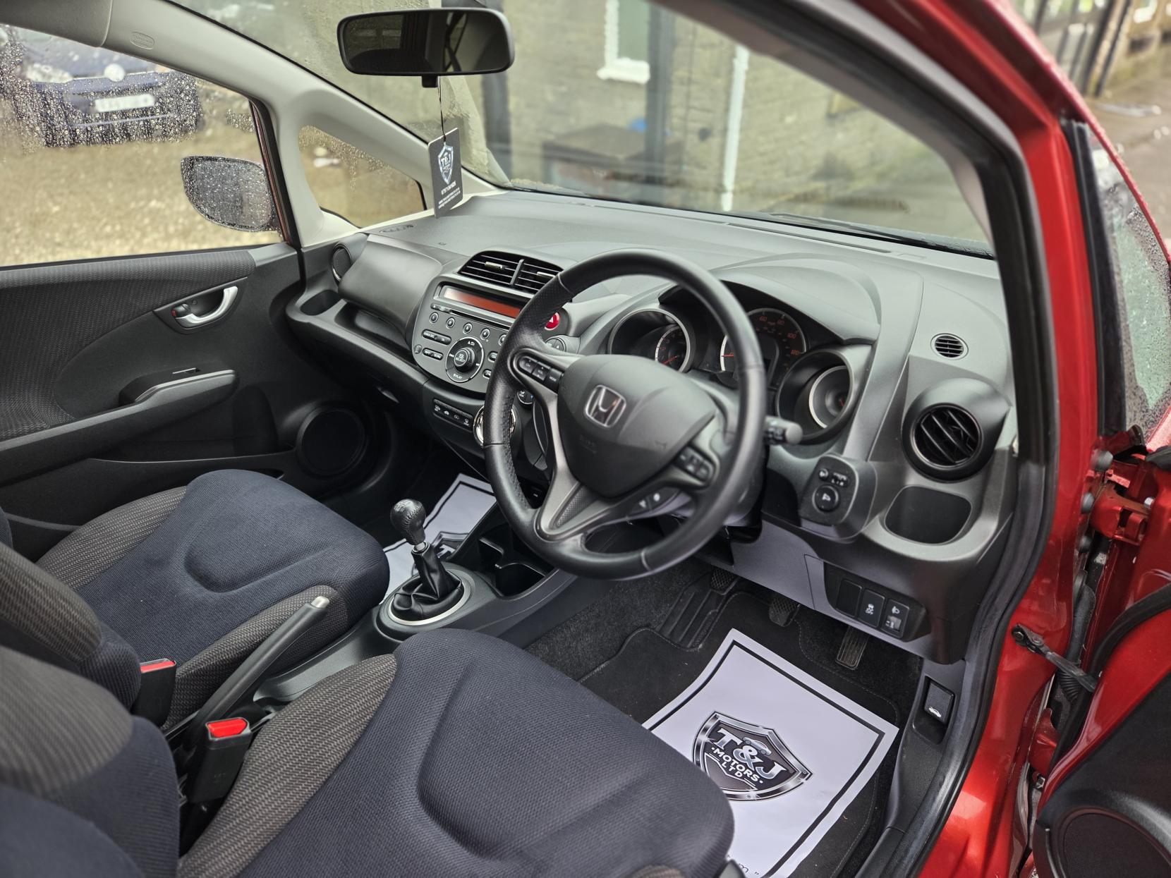 Honda Jazz 1.4 i-VTEC ES Plus Hatchback 5dr Petrol Manual Euro 5 (99 ps)