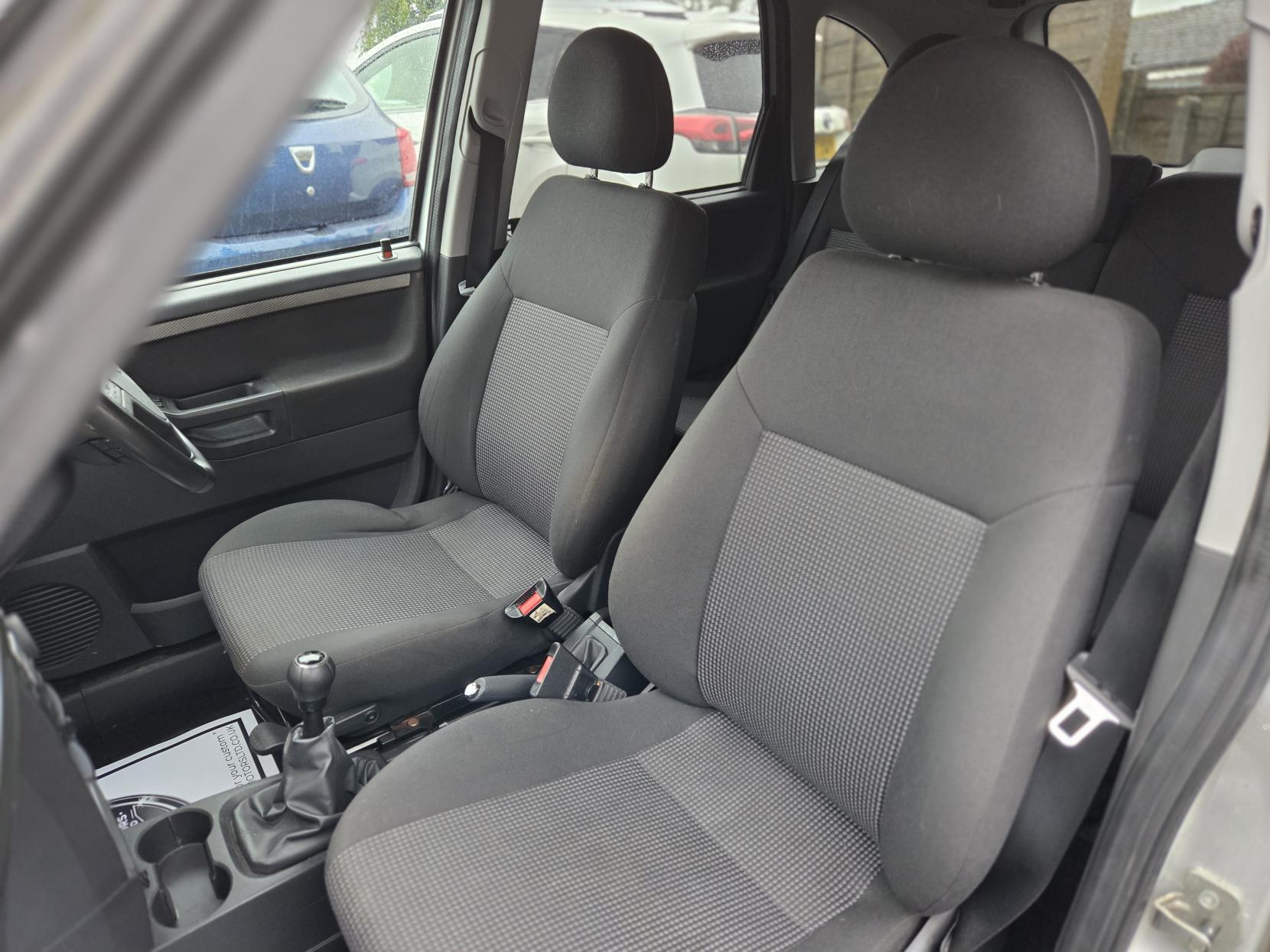 Vauxhall Meriva 1.4i 16v Active MPV 5dr Petrol Manual (148 g/km, 89 bhp)