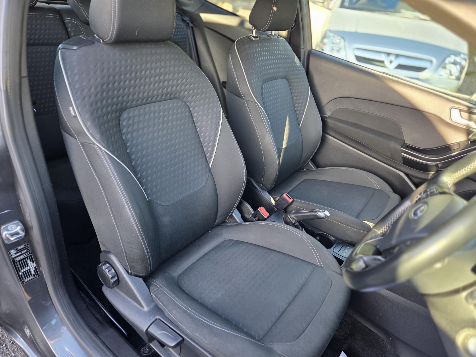 Ford Fiesta 1.1 Ti-VCT Zetec Hatchback 3dr Petrol Manual Euro 6 (s/s) (85 ps)