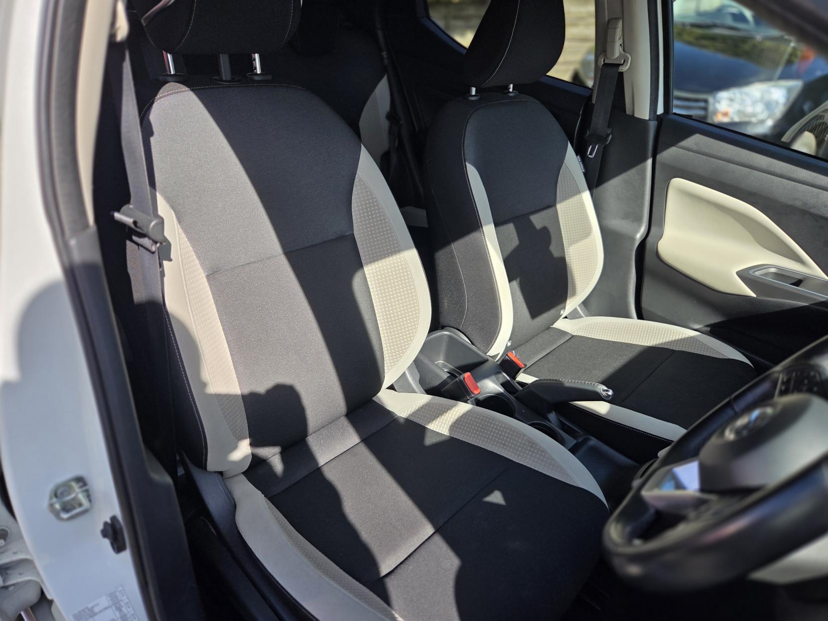 Nissan Micra 1.0 IG-T Tekna Hatchback 5dr Petrol XTRON Euro 6 (s/s) (100 ps)