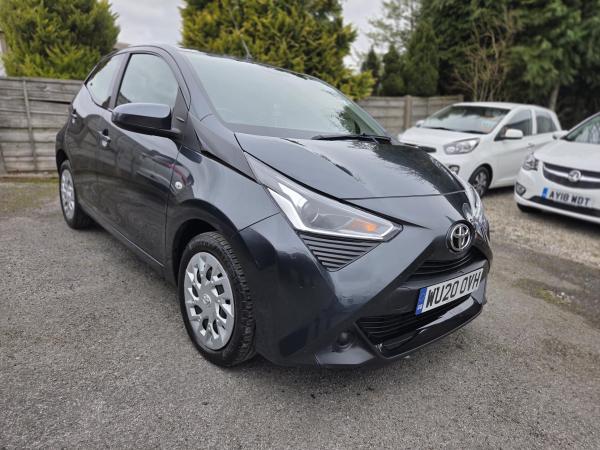 Toyota AYGO 1.0 VVT-i x-play Hatchback 5dr Petrol Manual Euro 6 (71 ps)