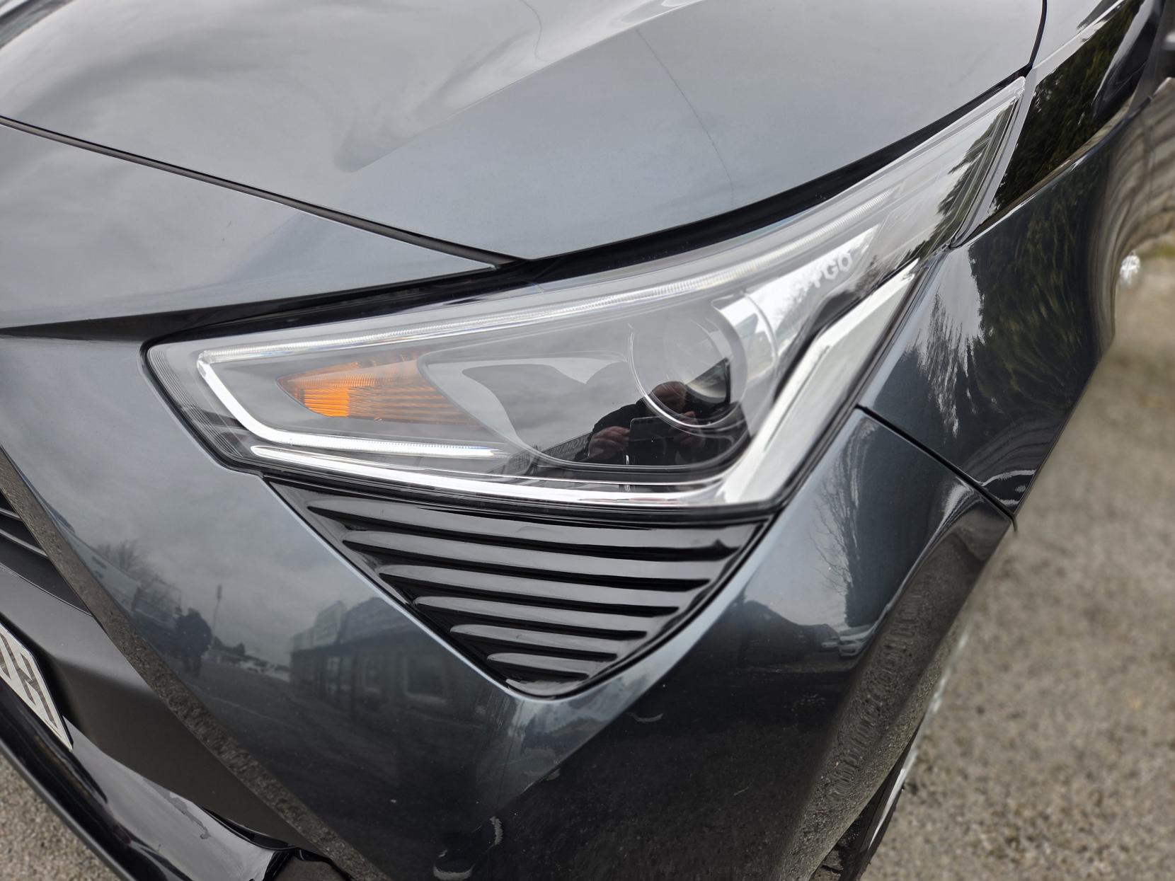 Toyota AYGO 1.0 VVT-i x-play Hatchback 5dr Petrol Manual Euro 6 (71 ps)