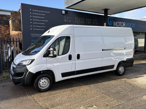 Peugeot Boxer 2.2 BlueHDi 335 Professional Premium + Panel Van 5dr Diesel Manual L3 H2 Euro 6 (s/s) (140 ps)