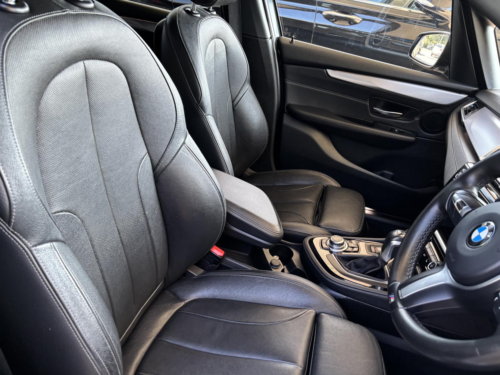 2016 BMW 2 Series thumbnail 16