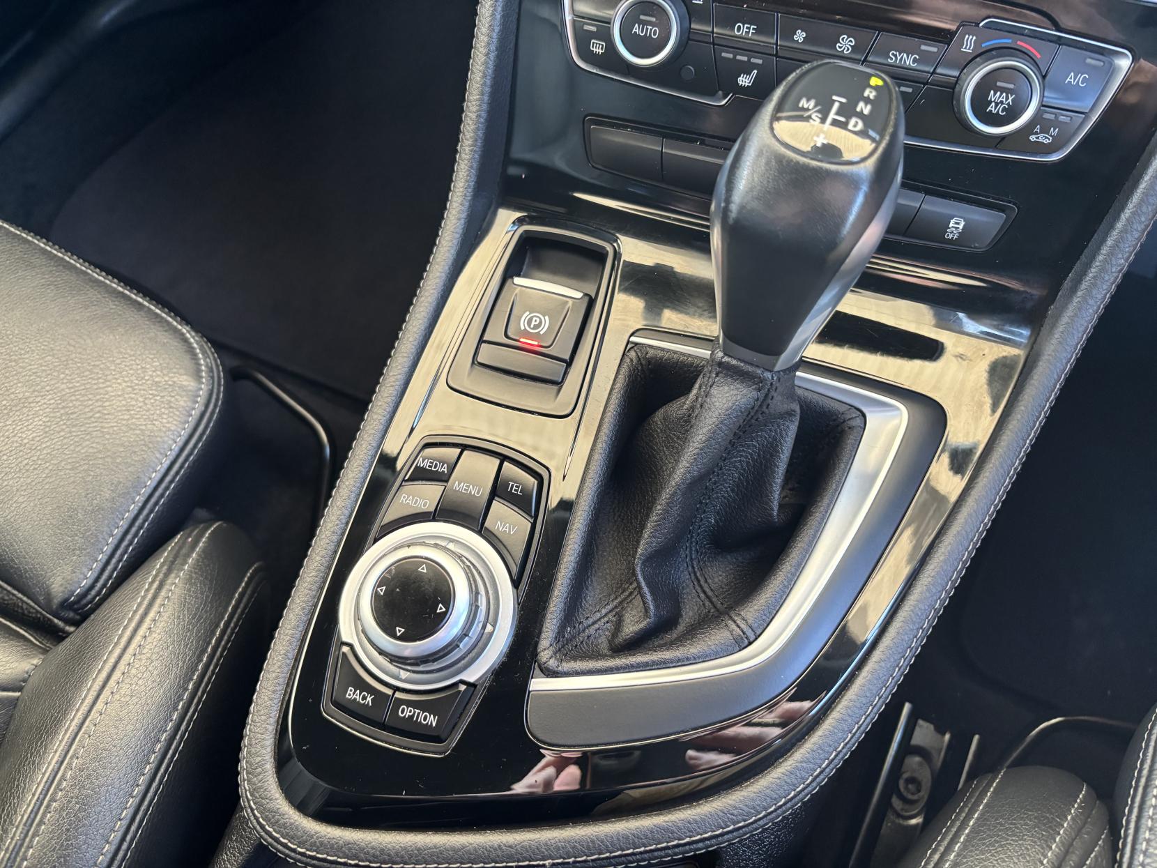 2016 BMW 2 Series thumbnail 12