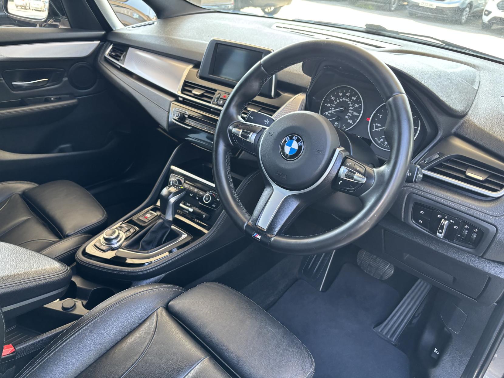 2016 BMW 2 Series thumbnail 11