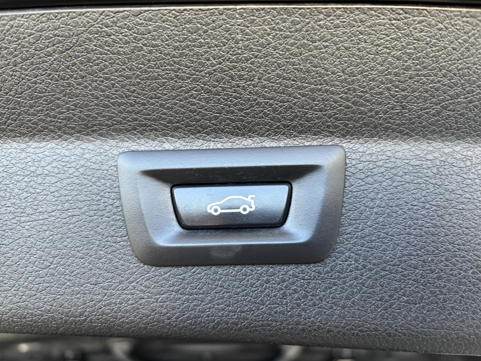 2016 BMW 2 Series thumbnail 22