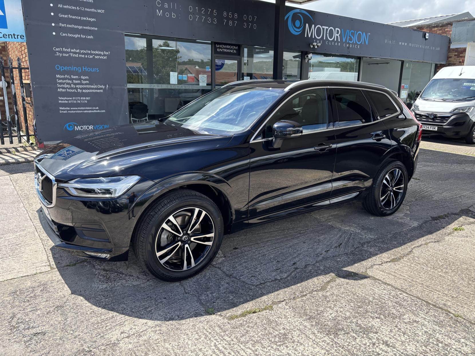 2019 Volvo XC60 thumbnail 3