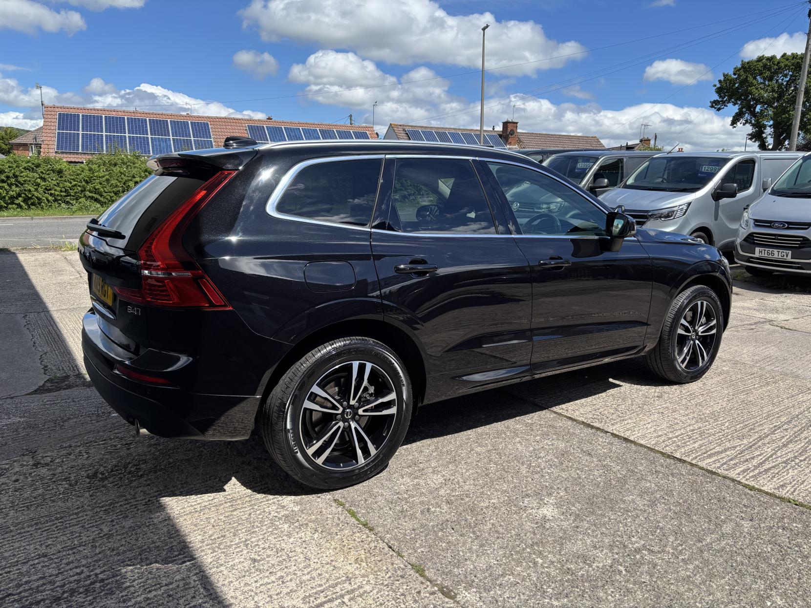 2019 Volvo XC60 thumbnail 6
