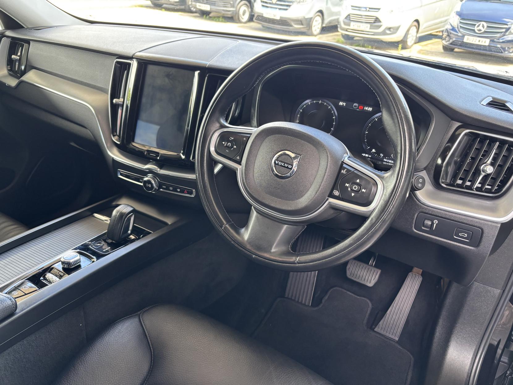 2019 Volvo XC60 thumbnail 9