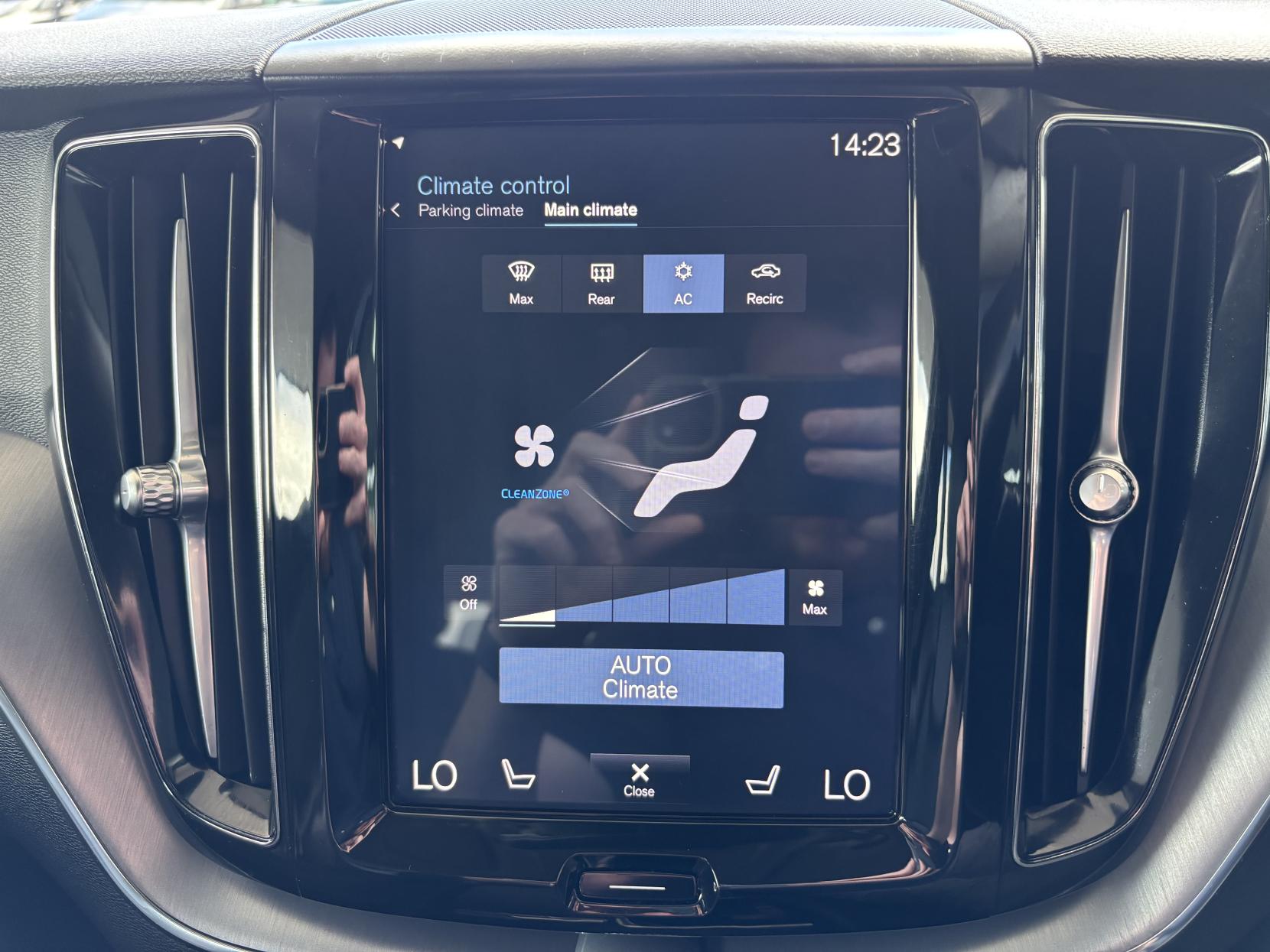 2019 Volvo XC60 thumbnail 19