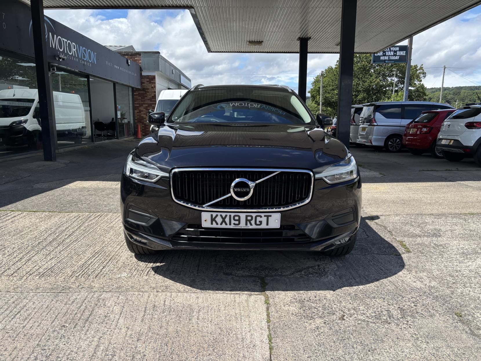 2019 Volvo XC60 thumbnail 4