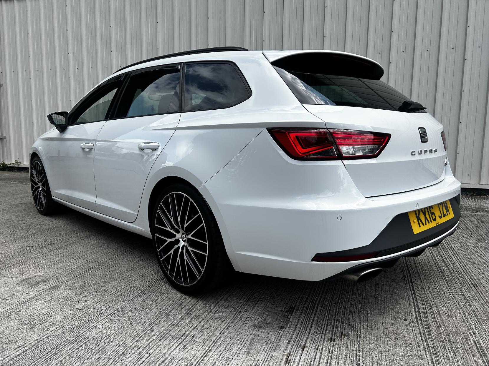 SEAT Leon 2.0 TSI Cupra 290 Sport Tourer 5dr Petrol DSG Euro 6 (s/s) (290 ps)