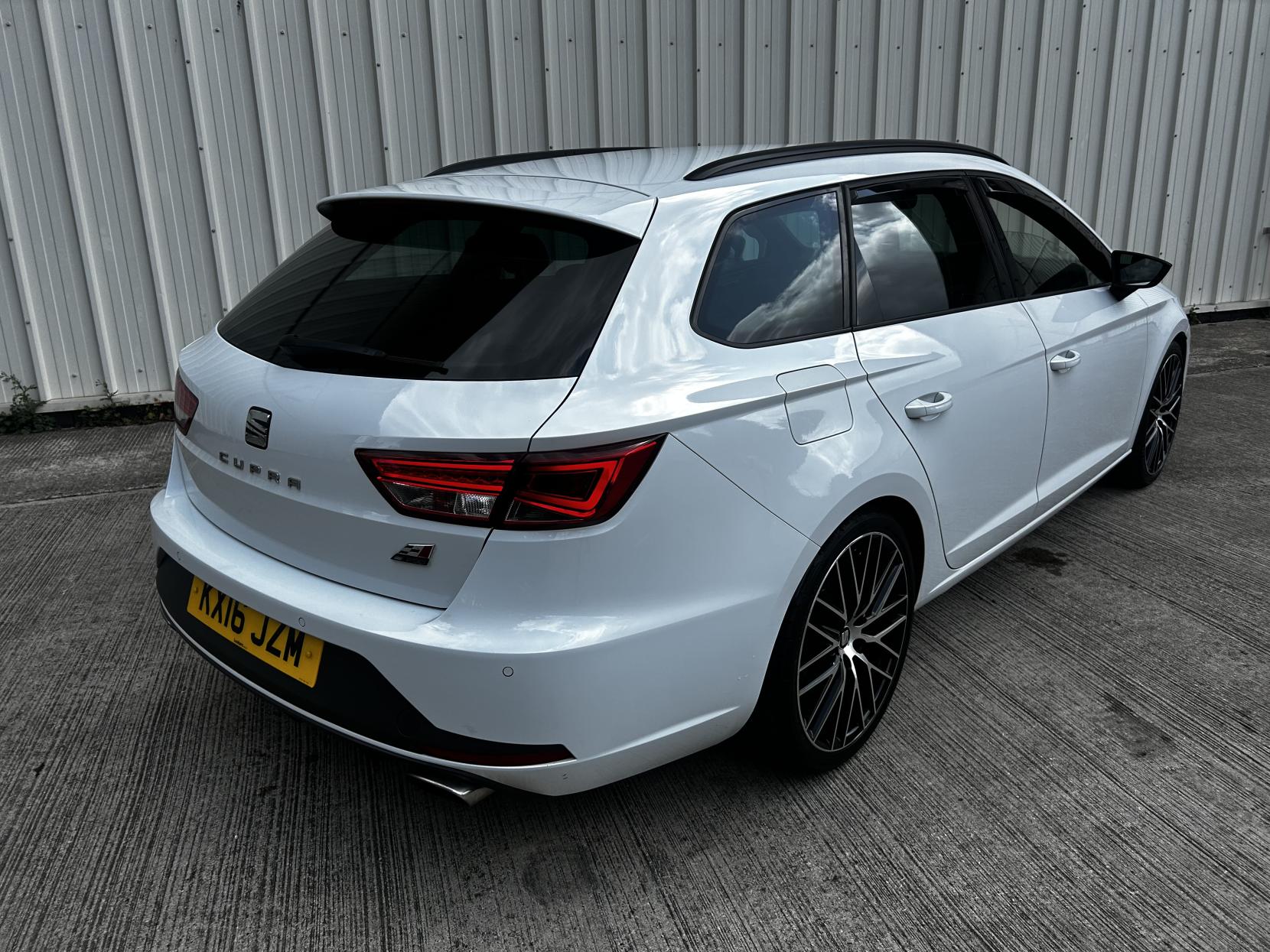 SEAT Leon 2.0 TSI Cupra 290 Sport Tourer 5dr Petrol DSG Euro 6 (s/s) (290 ps)