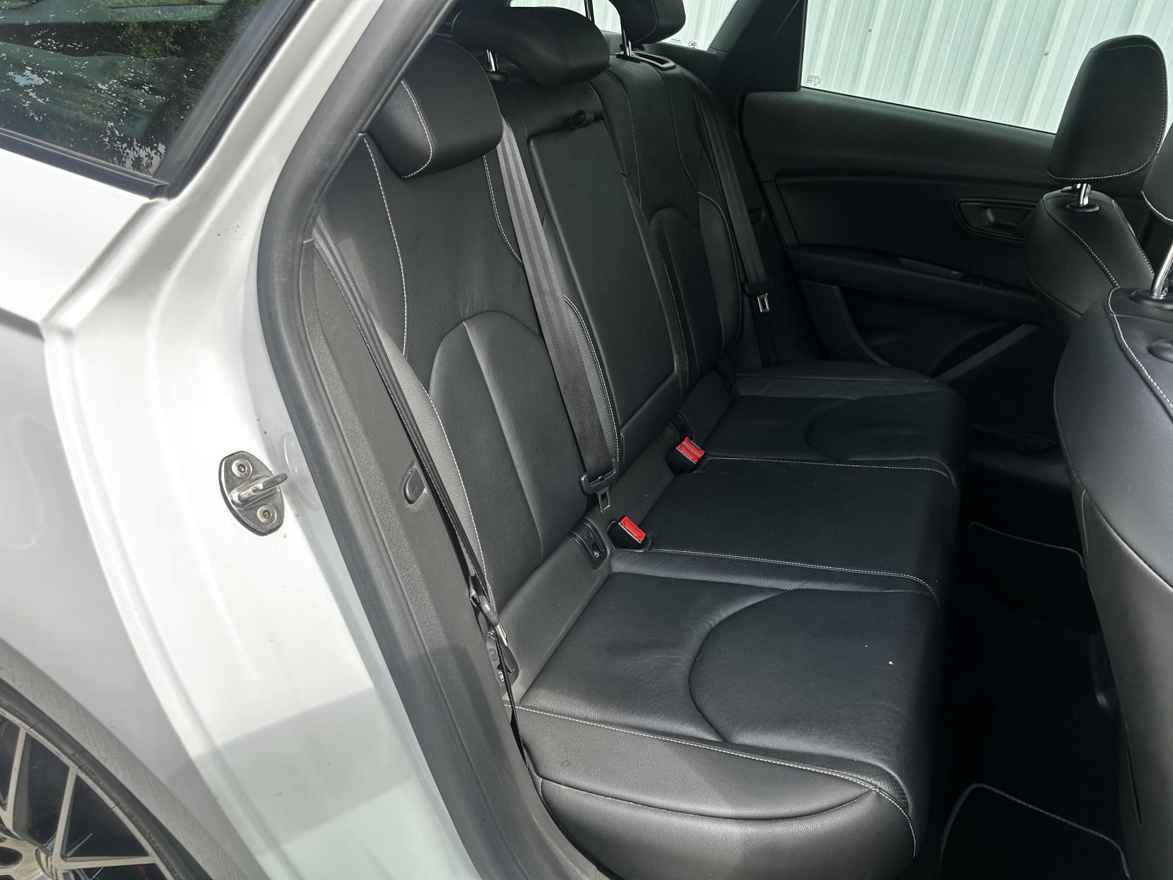 SEAT Leon 2.0 TSI Cupra 290 Sport Tourer 5dr Petrol DSG Euro 6 (s/s) (290 ps)