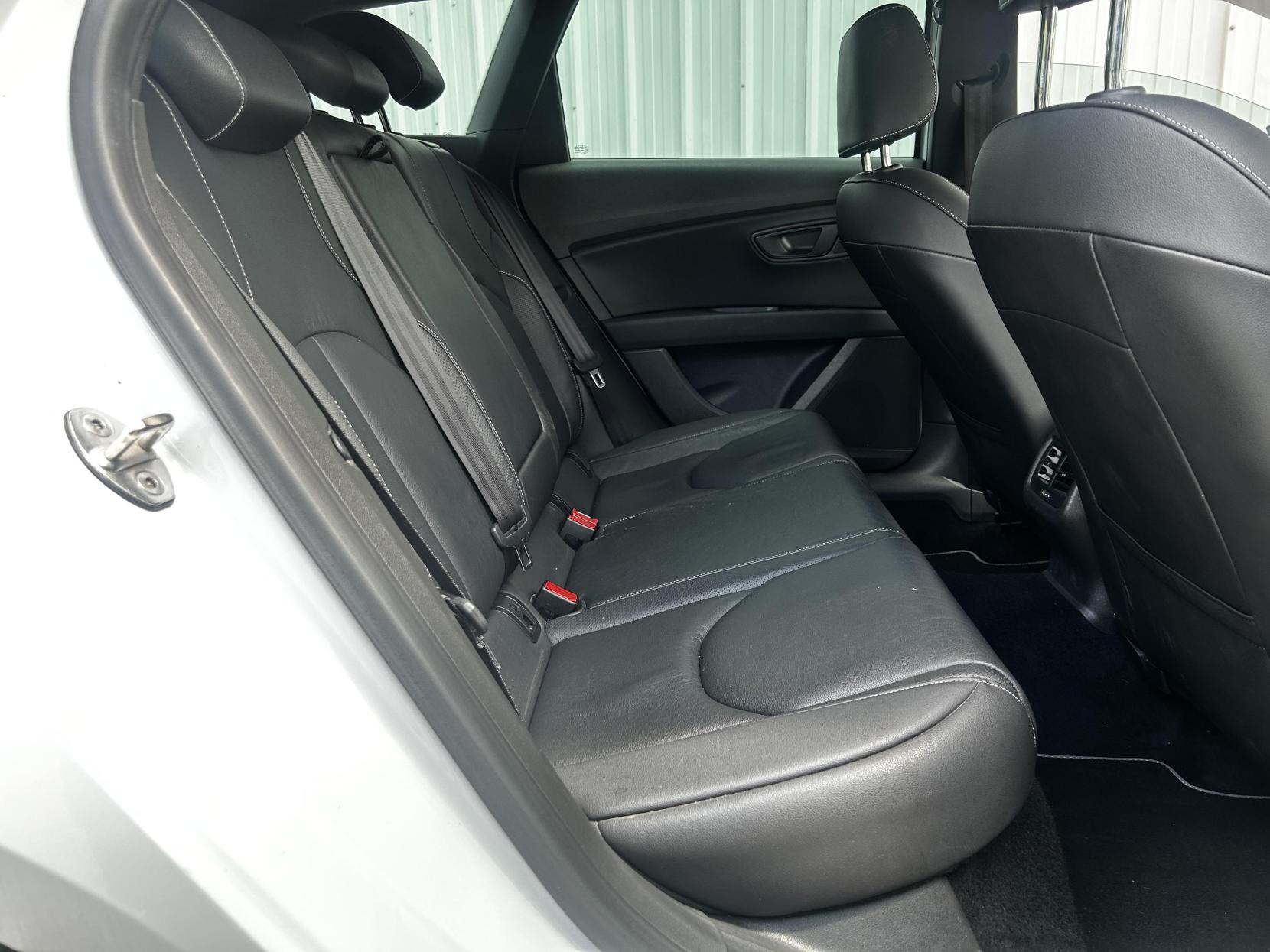 SEAT Leon 2.0 TSI Cupra 290 Sport Tourer 5dr Petrol DSG Euro 6 (s/s) (290 ps)