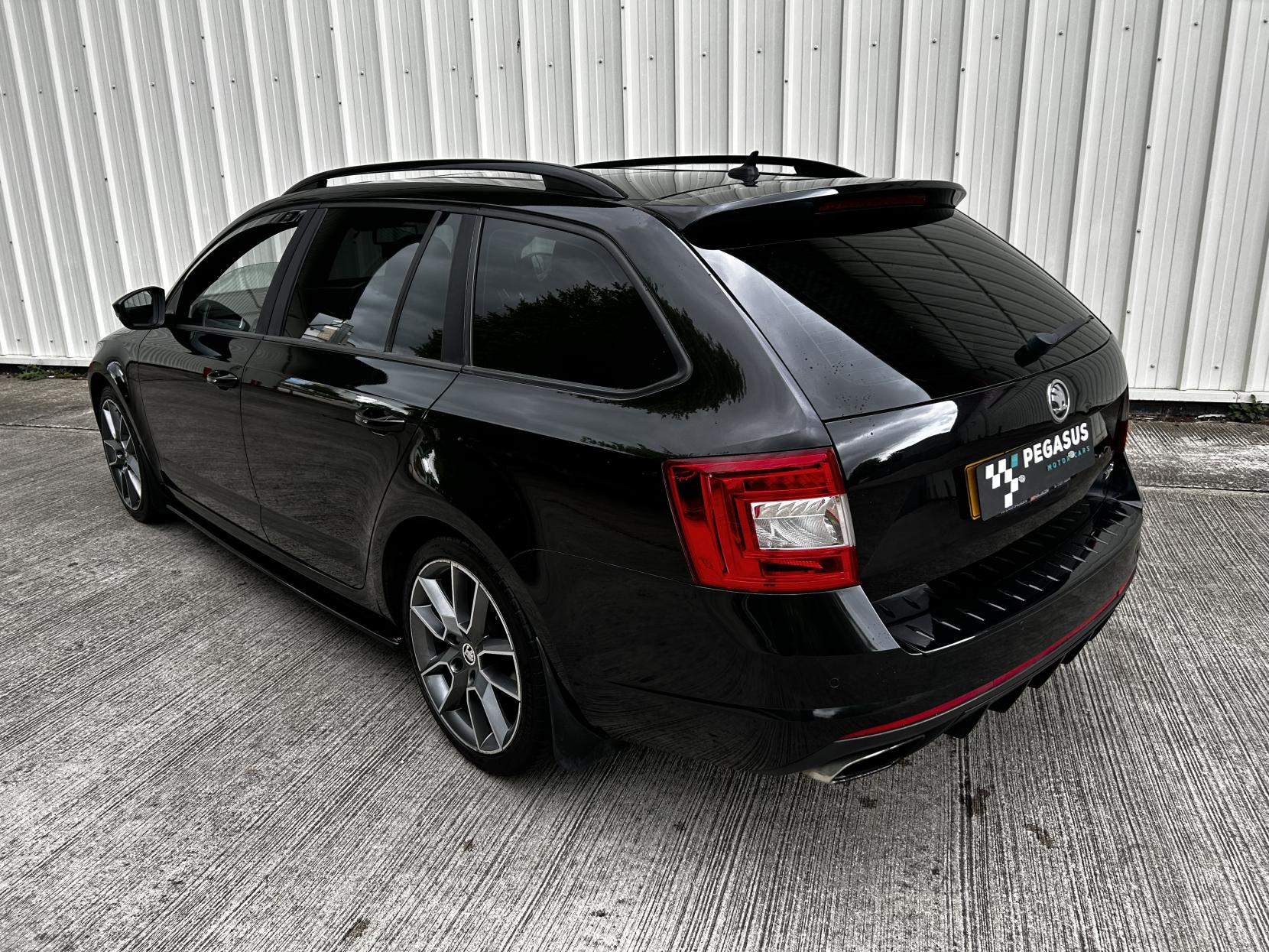 Skoda Octavia 2.0 TFSI vRS Estate 5dr Petrol DSG Euro 6 (s/s) (220 ps)