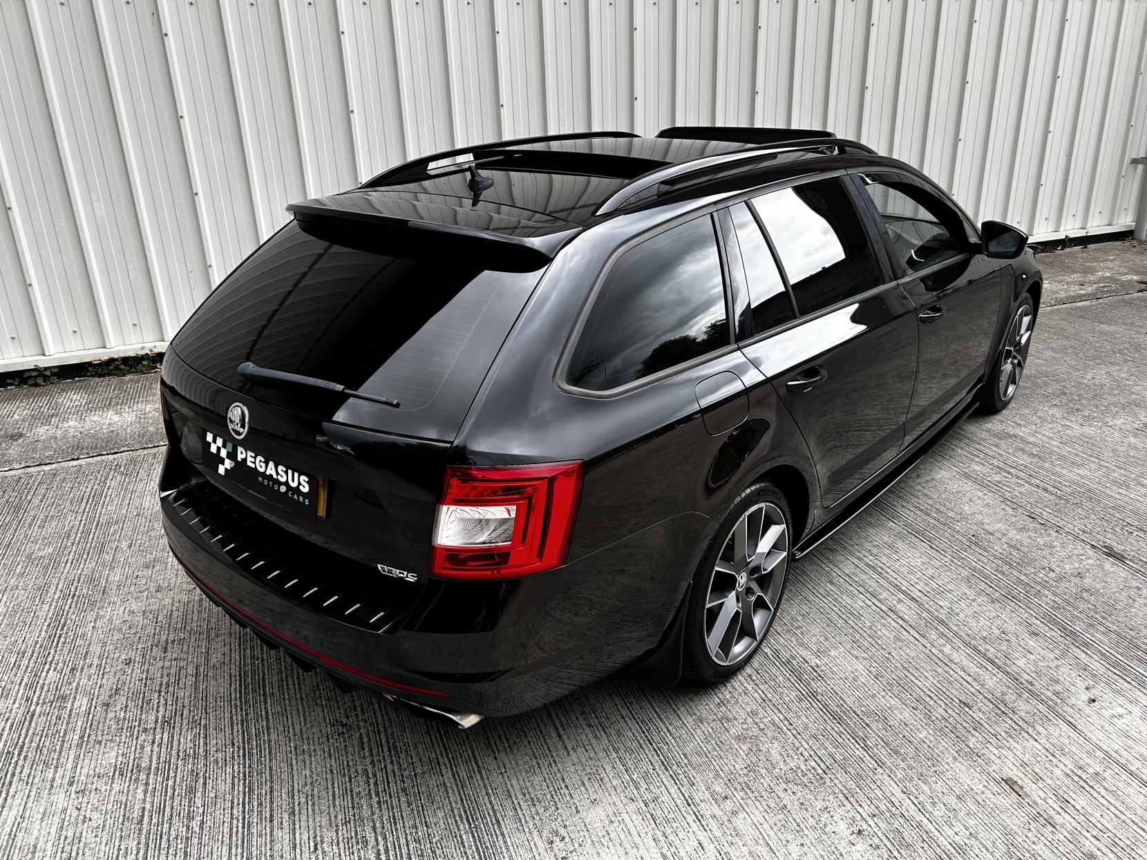 Skoda Octavia 2.0 TFSI vRS Estate 5dr Petrol DSG Euro 6 (s/s) (220 ps)