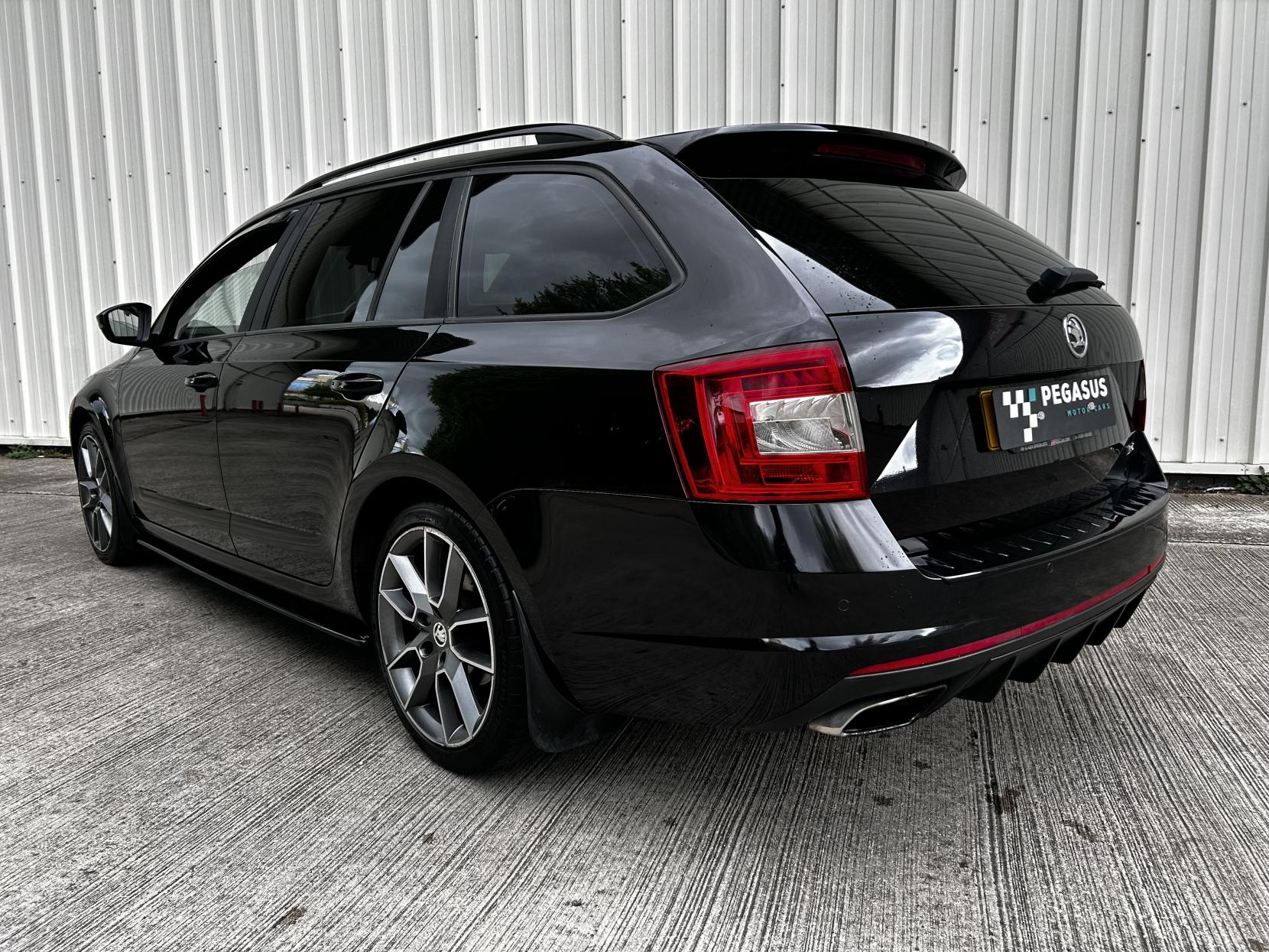 Skoda Octavia 2.0 TFSI vRS Estate 5dr Petrol DSG Euro 6 (s/s) (220 ps)