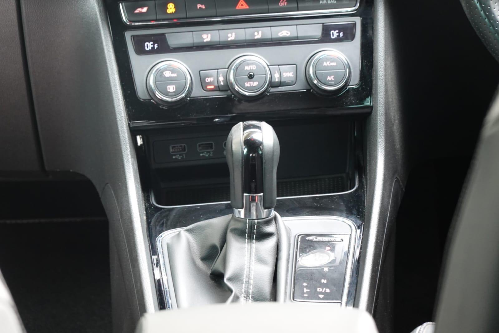 SEAT Leon 2.0 TSI Cupra 300 ST 5dr Petrol DSG 7 Spd 4Drive Euro 6 (s/s) (300 ps)