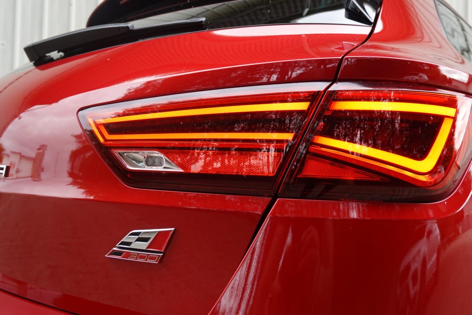 SEAT Leon 2.0 TSI Cupra 300 ST 5dr Petrol DSG 7 Spd 4Drive Euro 6 (s/s) (300 ps)