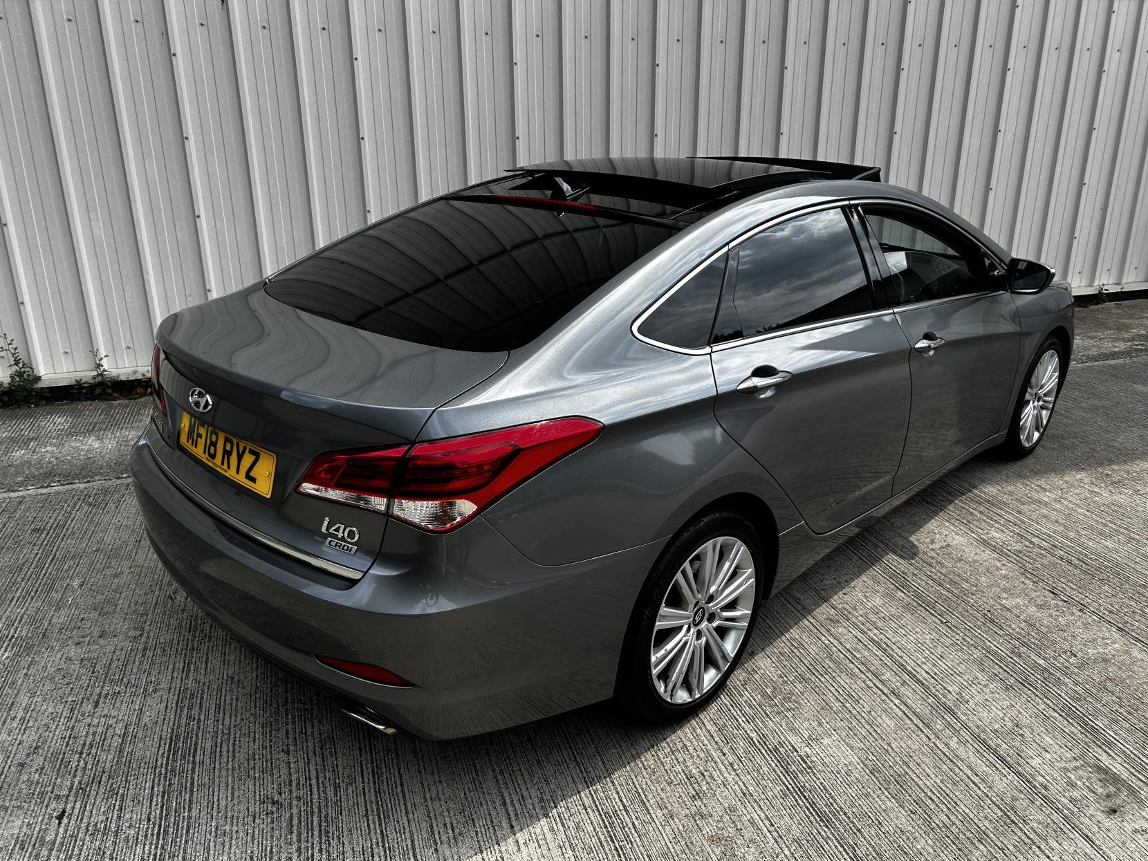 Hyundai i40 1.7 CRDi Blue Drive Premium Saloon 4dr Diesel Manual Euro 6 (s/s) (141 ps)