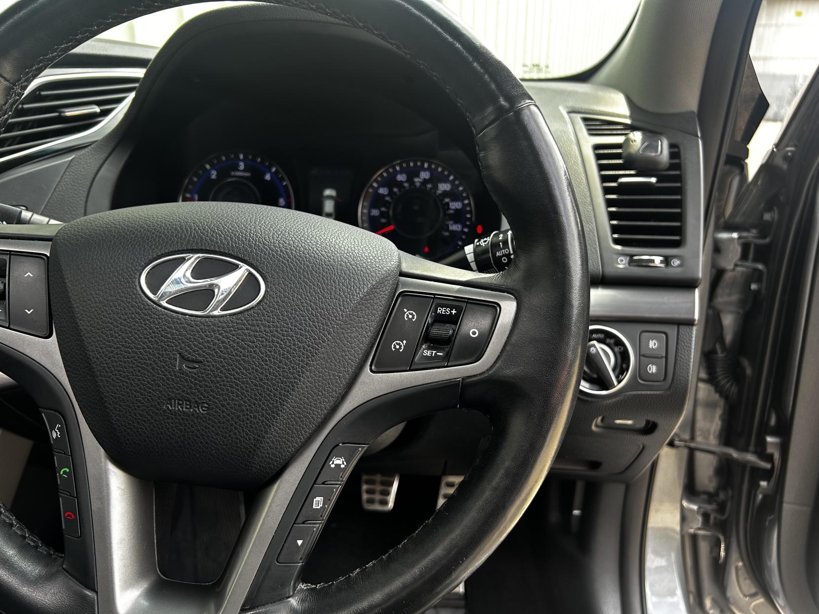 Hyundai i40 1.7 CRDi Blue Drive Premium Saloon 4dr Diesel Manual Euro 6 (s/s) (141 ps)