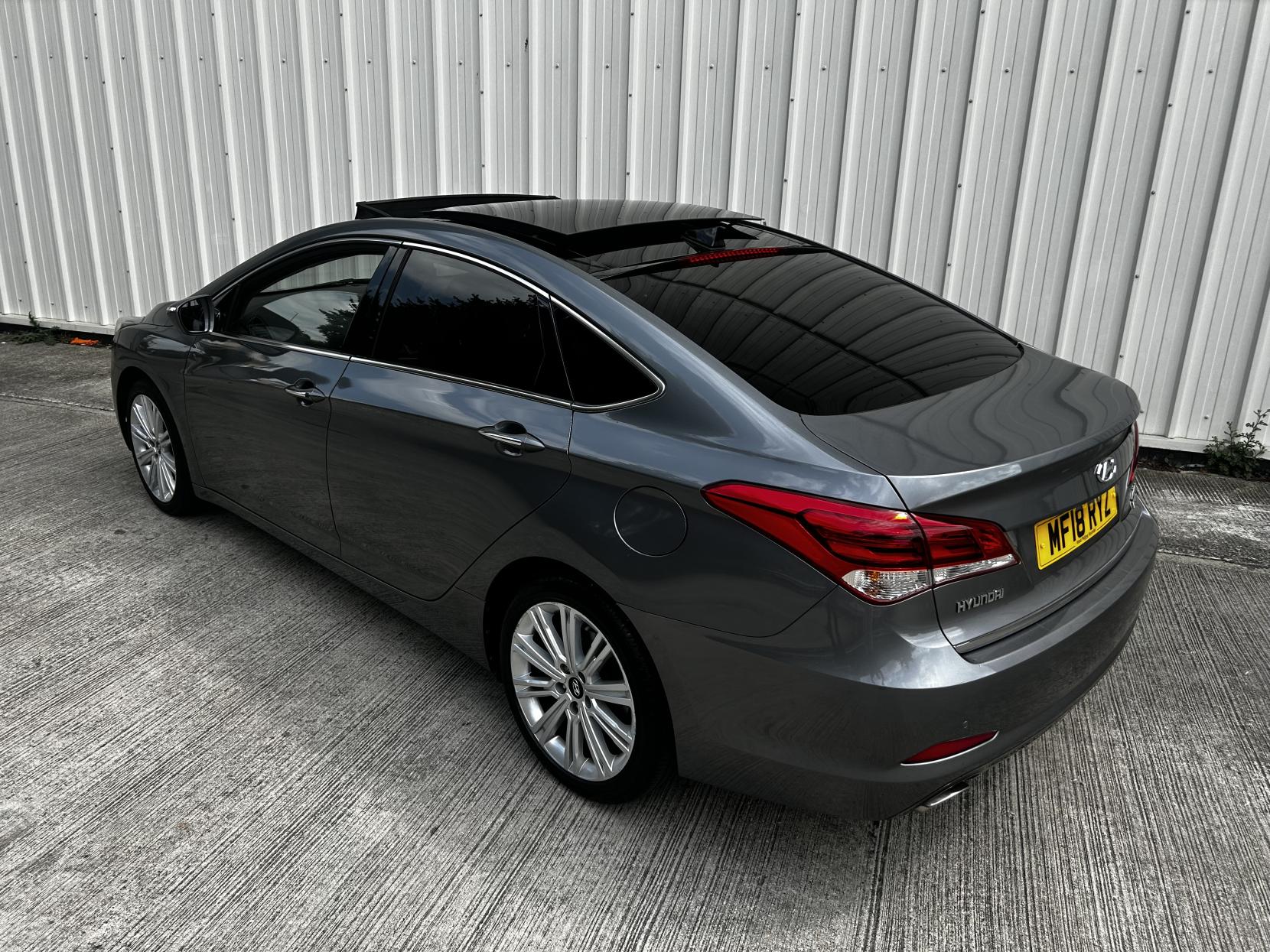 Hyundai i40 1.7 CRDi Blue Drive Premium Saloon 4dr Diesel Manual Euro 6 (s/s) (141 ps)