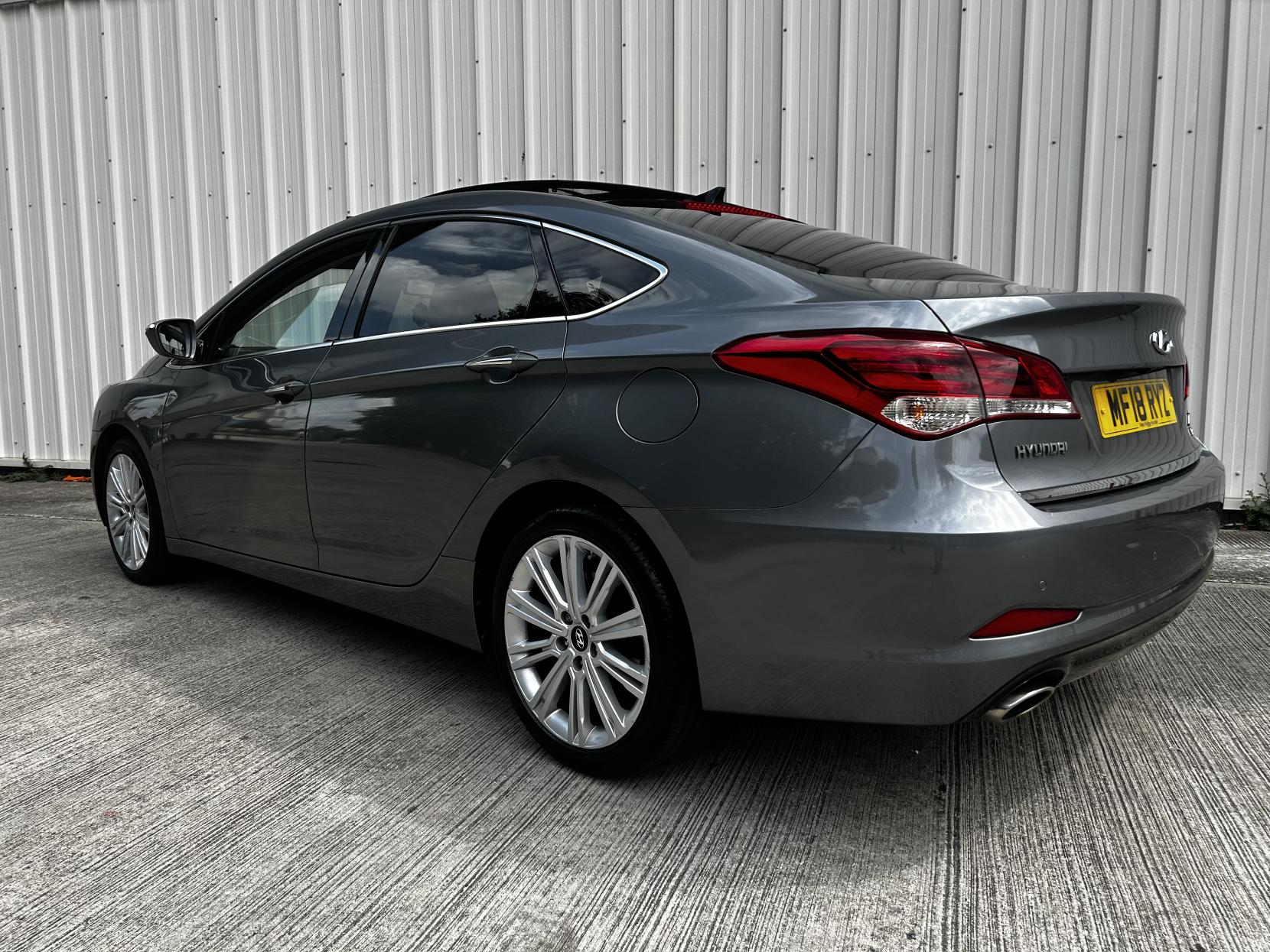 Hyundai i40 1.7 CRDi Blue Drive Premium Saloon 4dr Diesel Manual Euro 6 (s/s) (141 ps)