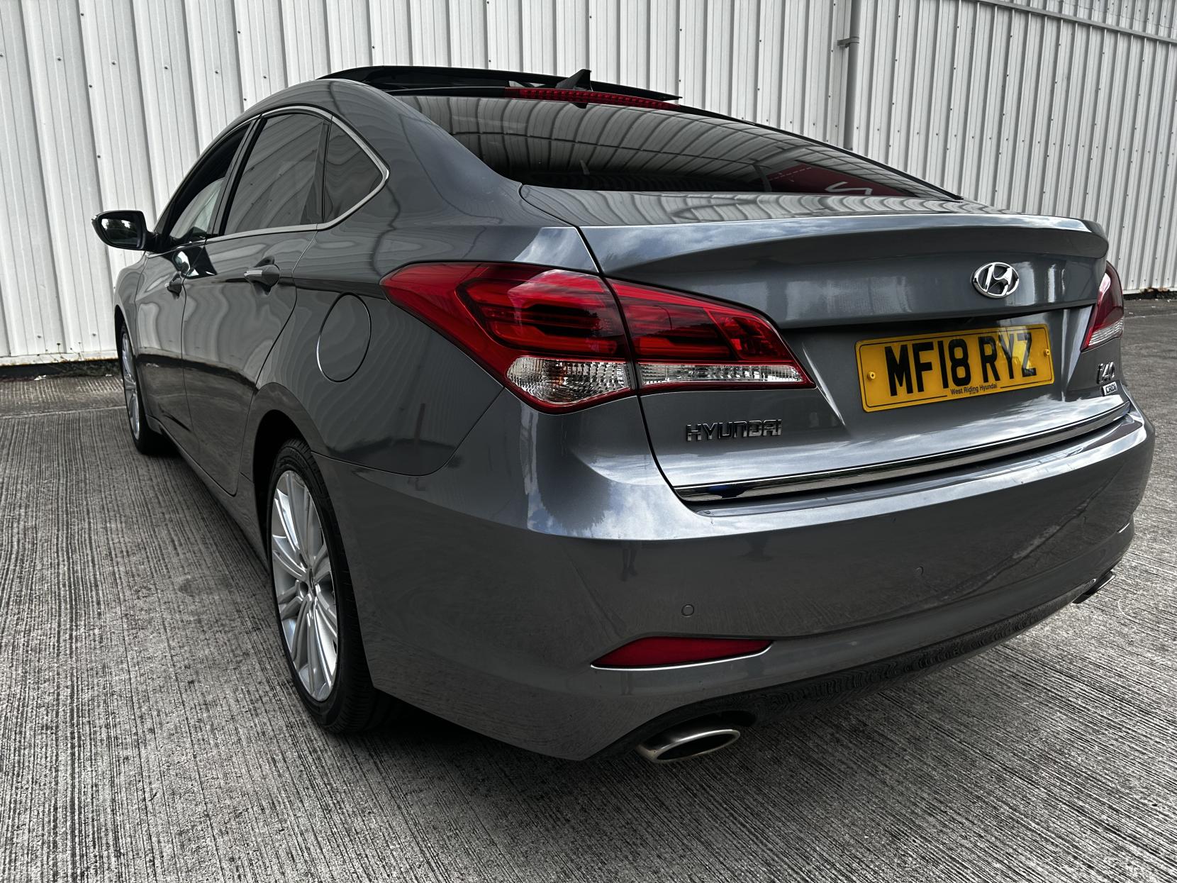 Hyundai i40 1.7 CRDi Blue Drive Premium Saloon 4dr Diesel Manual Euro 6 (s/s) (141 ps)