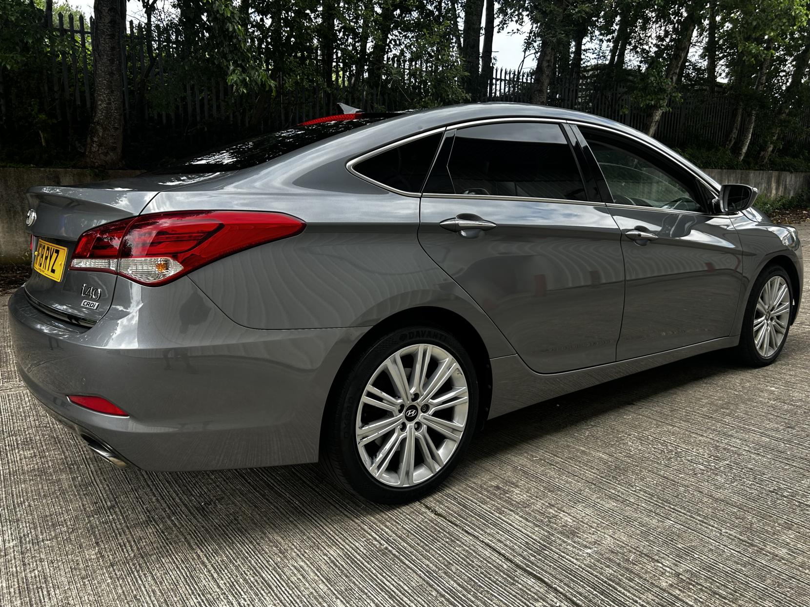 Hyundai i40 1.7 CRDi Blue Drive Premium Saloon 4dr Diesel Manual Euro 6 (s/s) (141 ps)