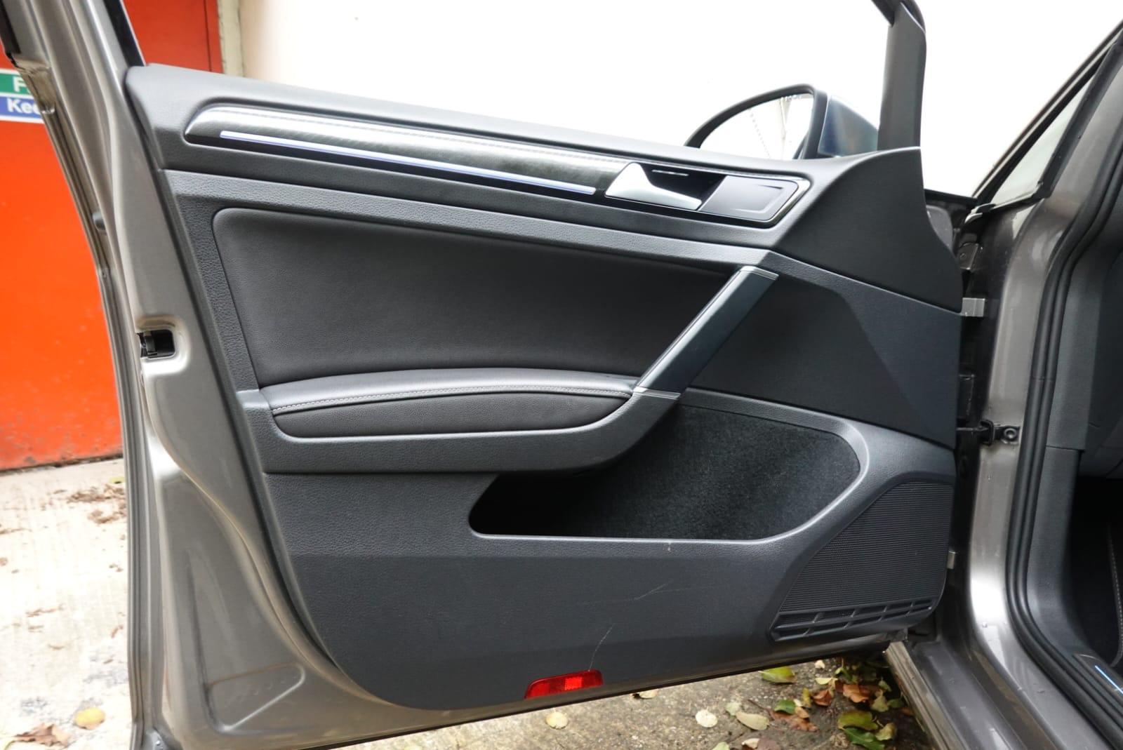 Volkswagen Golf 2.0 TSI BlueMotion Tech R Hatchback 5dr Petrol Manual 4Motion Euro 6 (s/s) (300 ps)