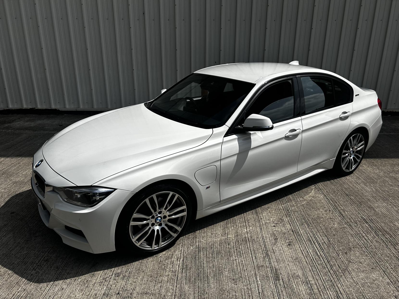 BMW 3 Series 2.0 330e 7.6kWh M Sport Saloon 4dr Petrol Plug-in Hybrid Auto Euro 6 (s/s) (252 ps)