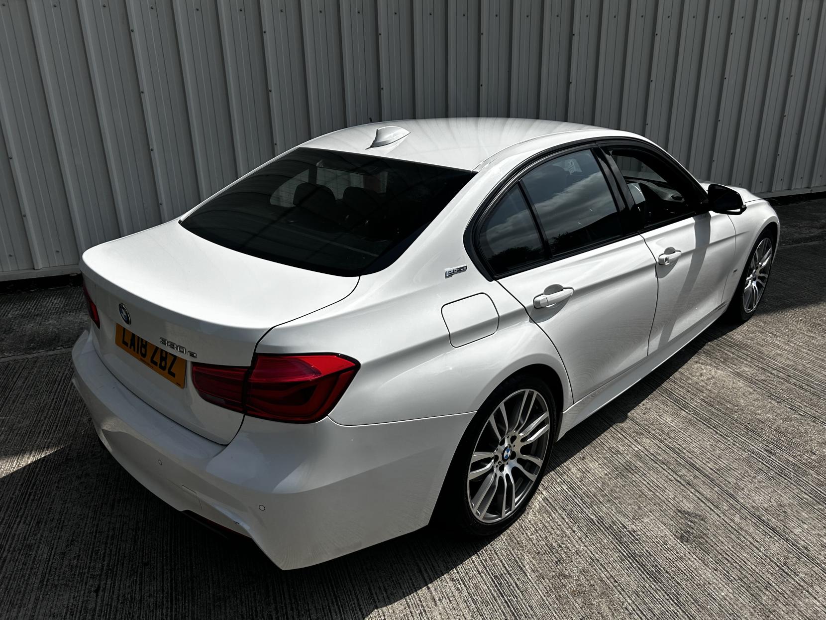 BMW 3 Series 2.0 330e 7.6kWh M Sport Saloon 4dr Petrol Plug-in Hybrid Auto Euro 6 (s/s) (252 ps)