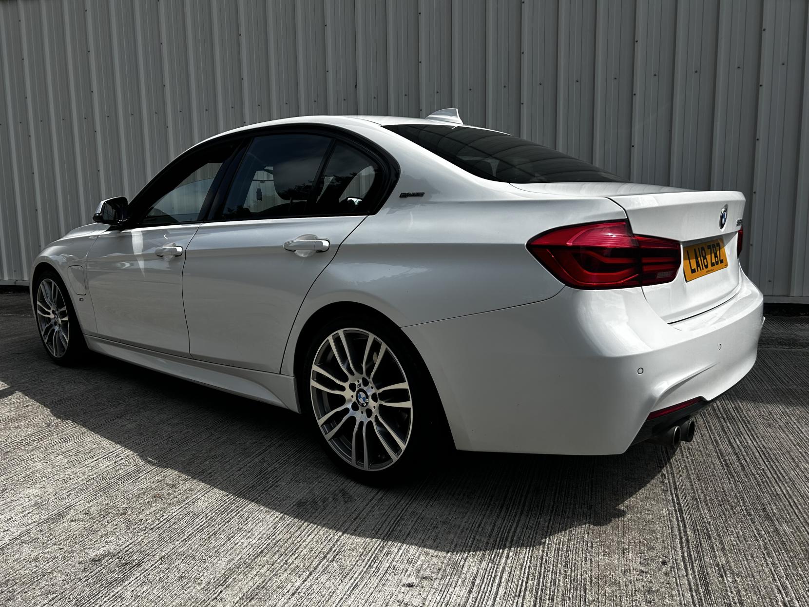 BMW 3 Series 2.0 330e 7.6kWh M Sport Saloon 4dr Petrol Plug-in Hybrid Auto Euro 6 (s/s) (252 ps)