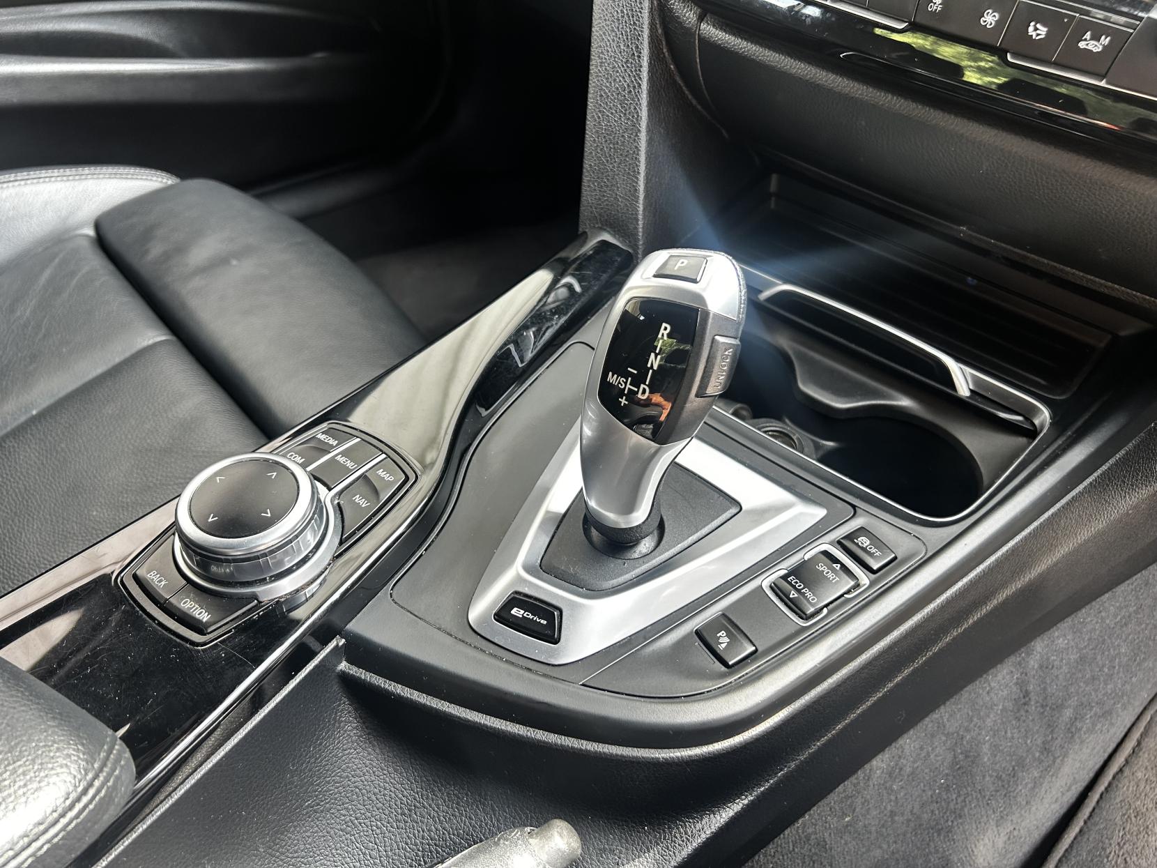 BMW 3 Series 2.0 330e 7.6kWh M Sport Saloon 4dr Petrol Plug-in Hybrid Auto Euro 6 (s/s) (252 ps)