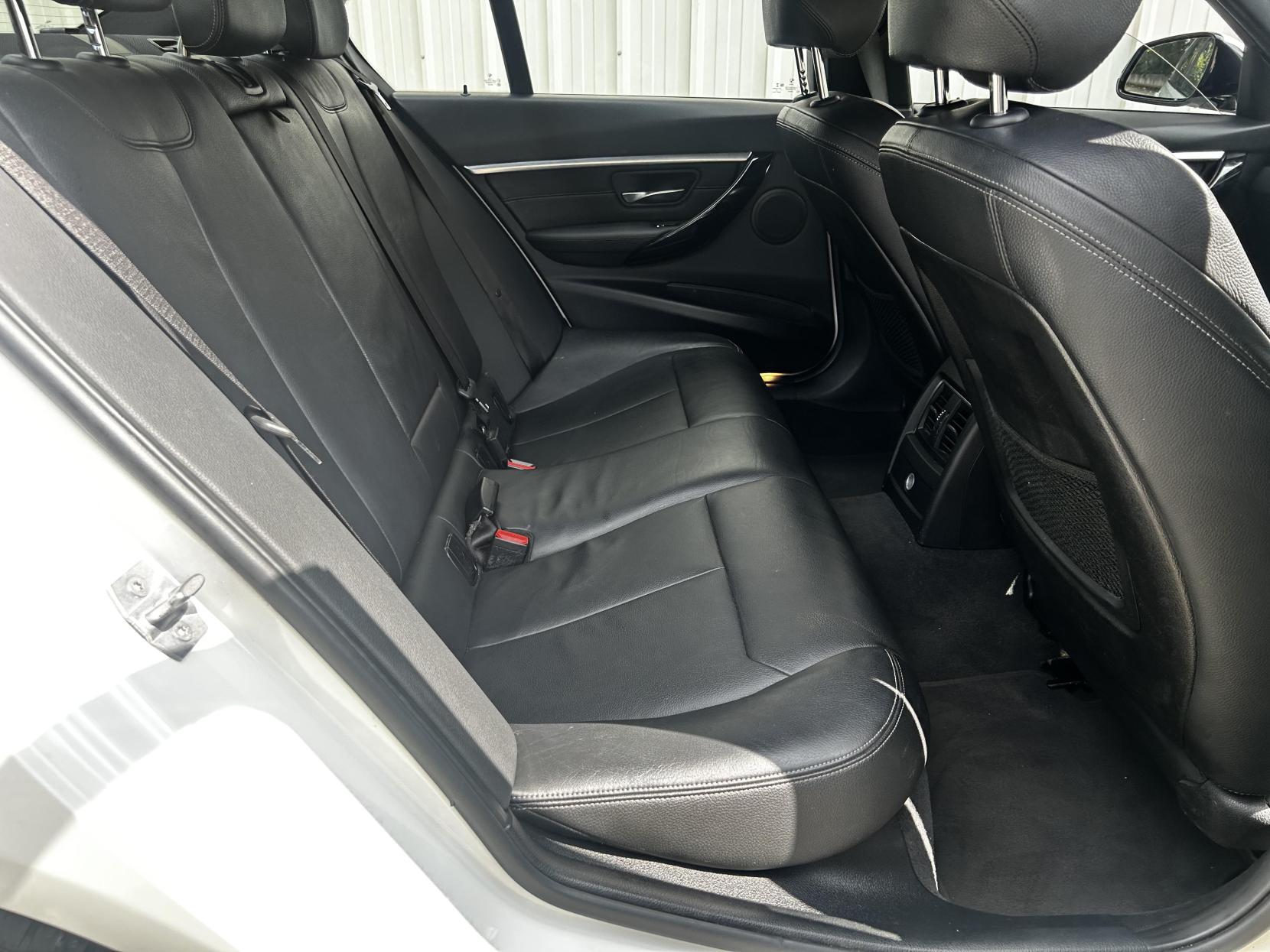 BMW 3 Series 2.0 330e 7.6kWh M Sport Saloon 4dr Petrol Plug-in Hybrid Auto Euro 6 (s/s) (252 ps)