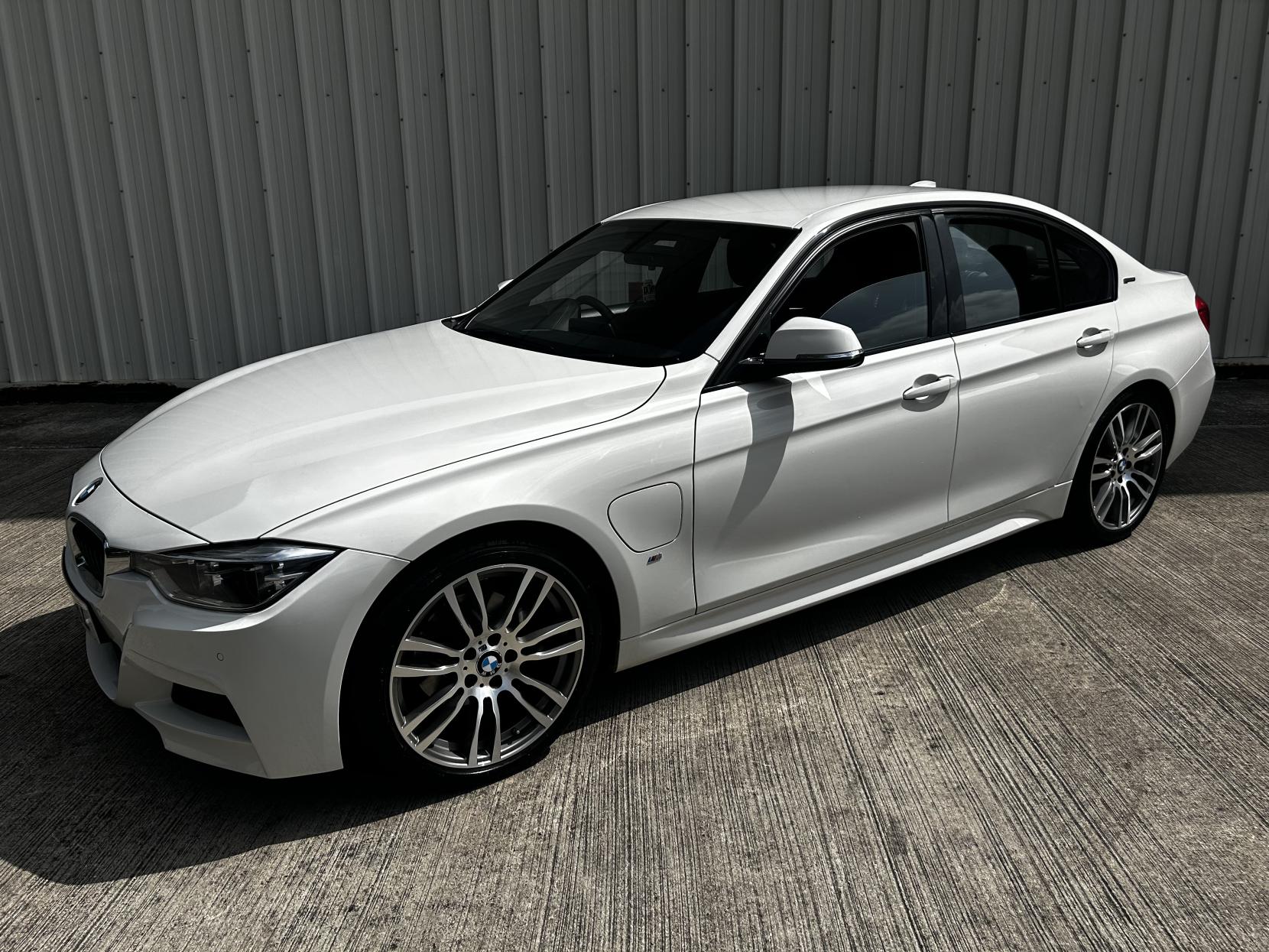 BMW 3 Series 2.0 330e 7.6kWh M Sport Saloon 4dr Petrol Plug-in Hybrid Auto Euro 6 (s/s) (252 ps)