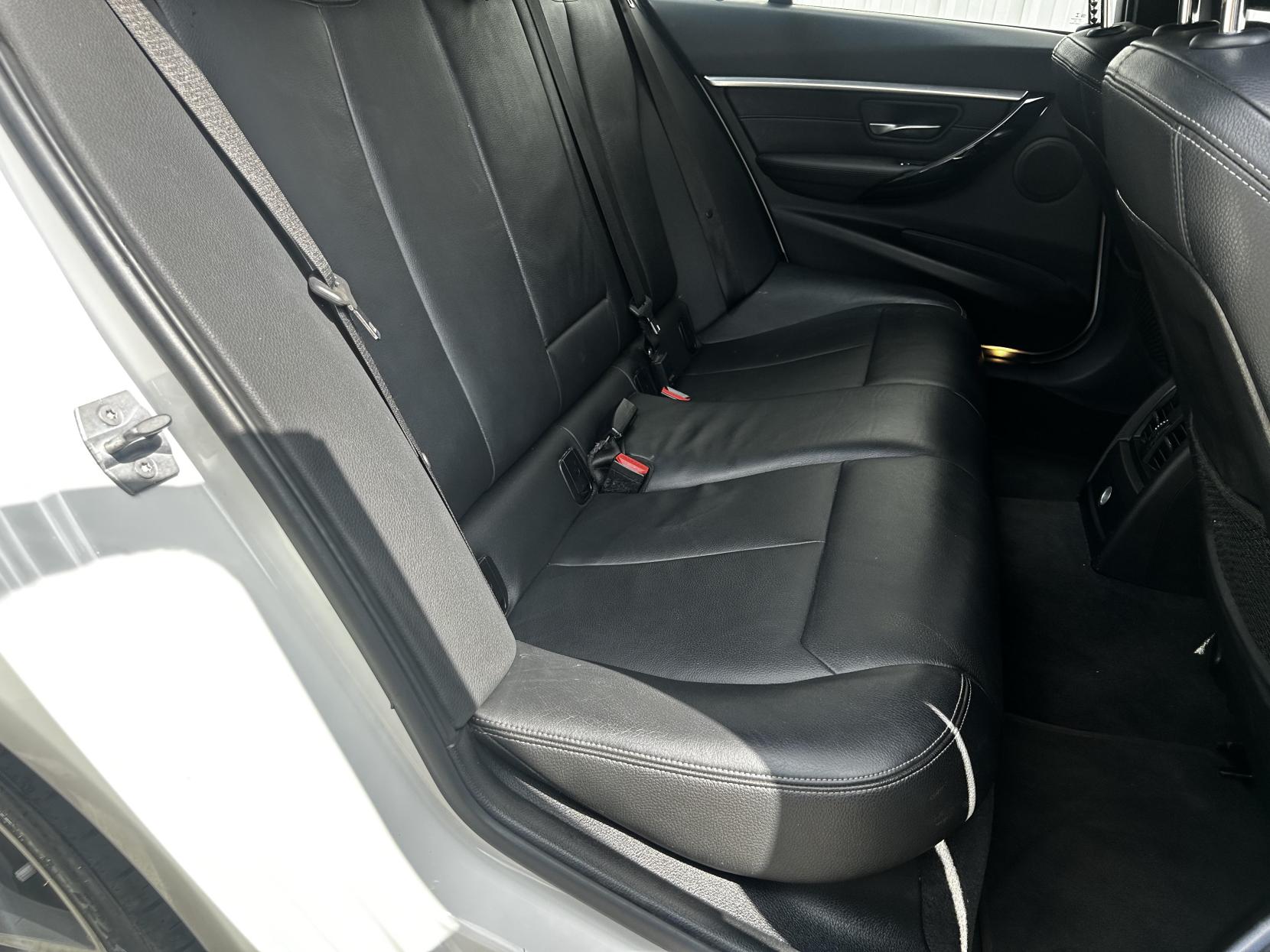BMW 3 Series 2.0 330e 7.6kWh M Sport Saloon 4dr Petrol Plug-in Hybrid Auto Euro 6 (s/s) (252 ps)